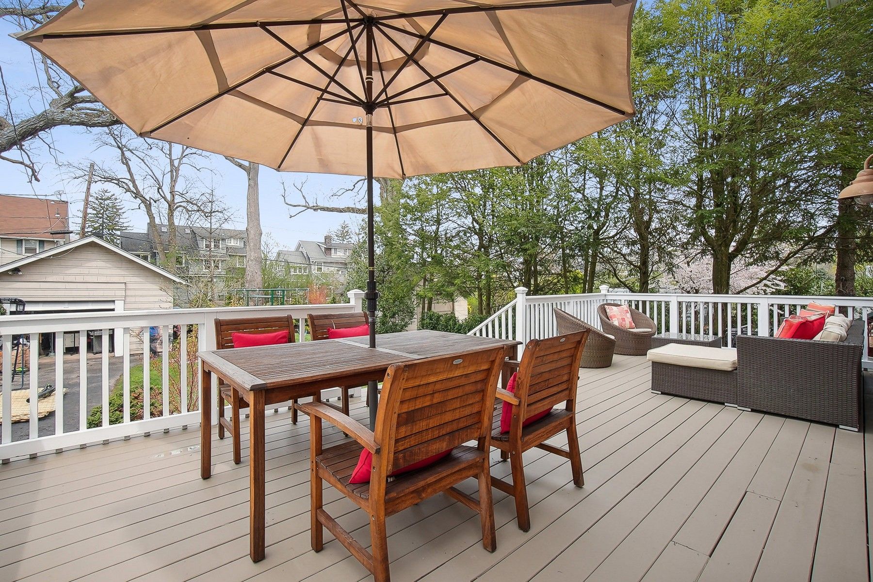 125 Gordonhurst Ave 