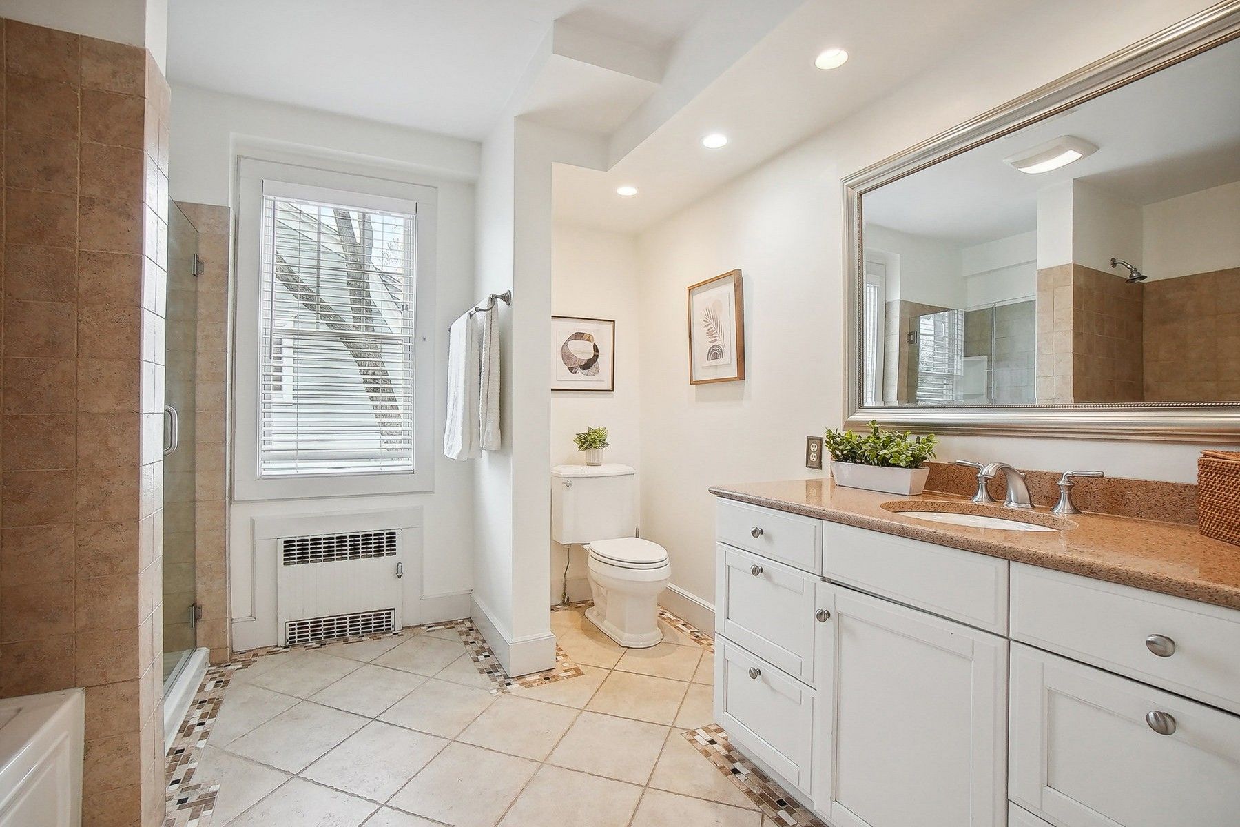 125 Gordonhurst Ave 
