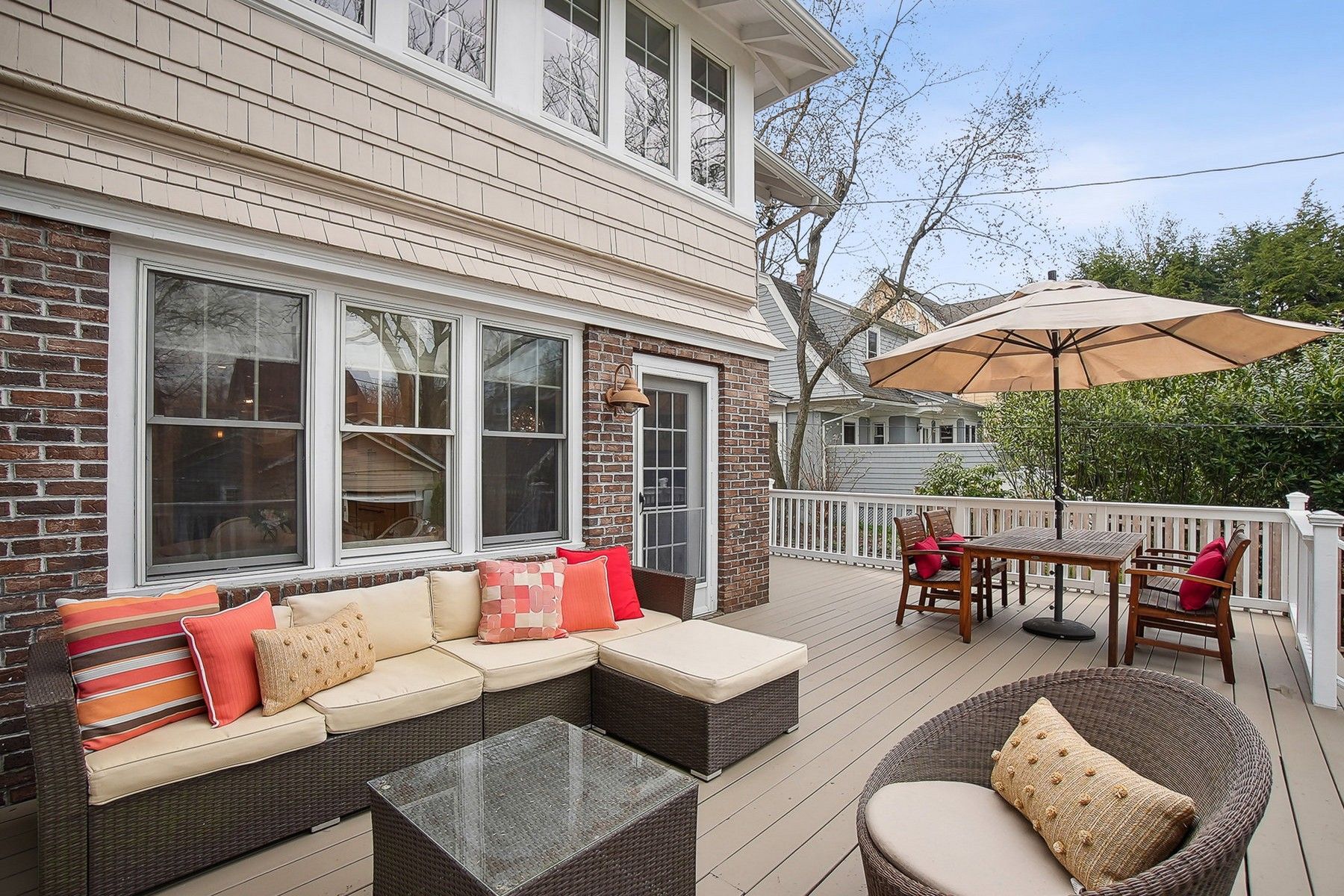 125 Gordonhurst Ave 