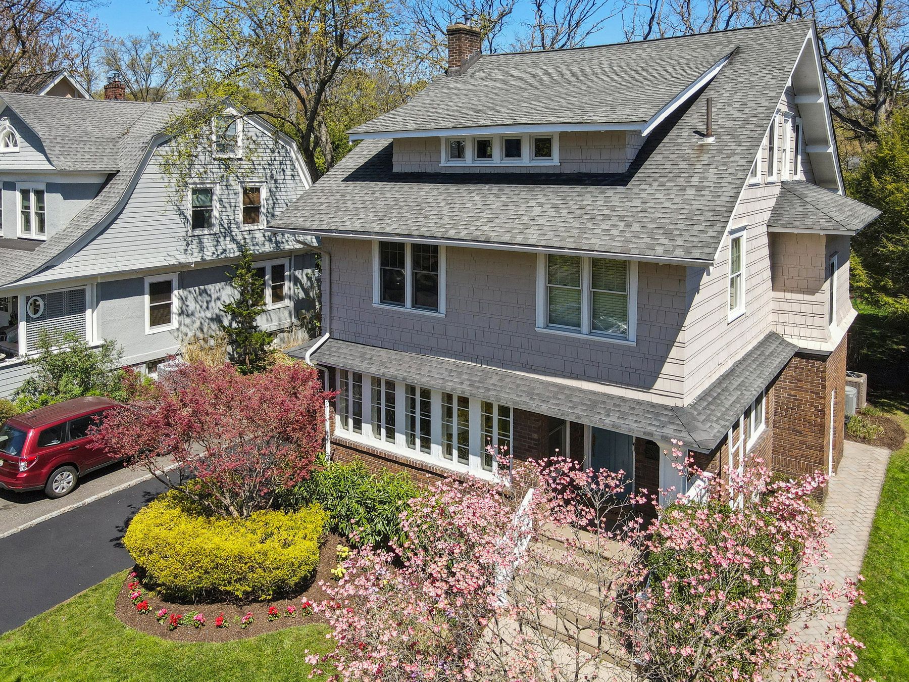 125 Gordonhurst Ave 