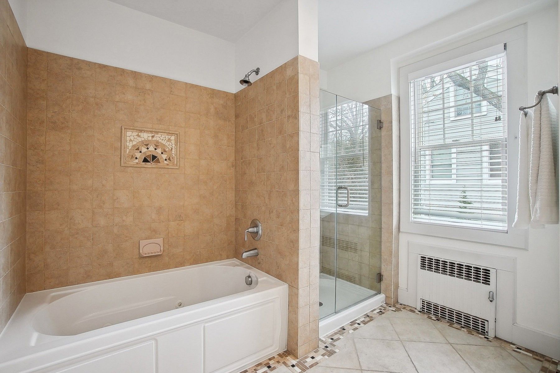 125 Gordonhurst Ave 