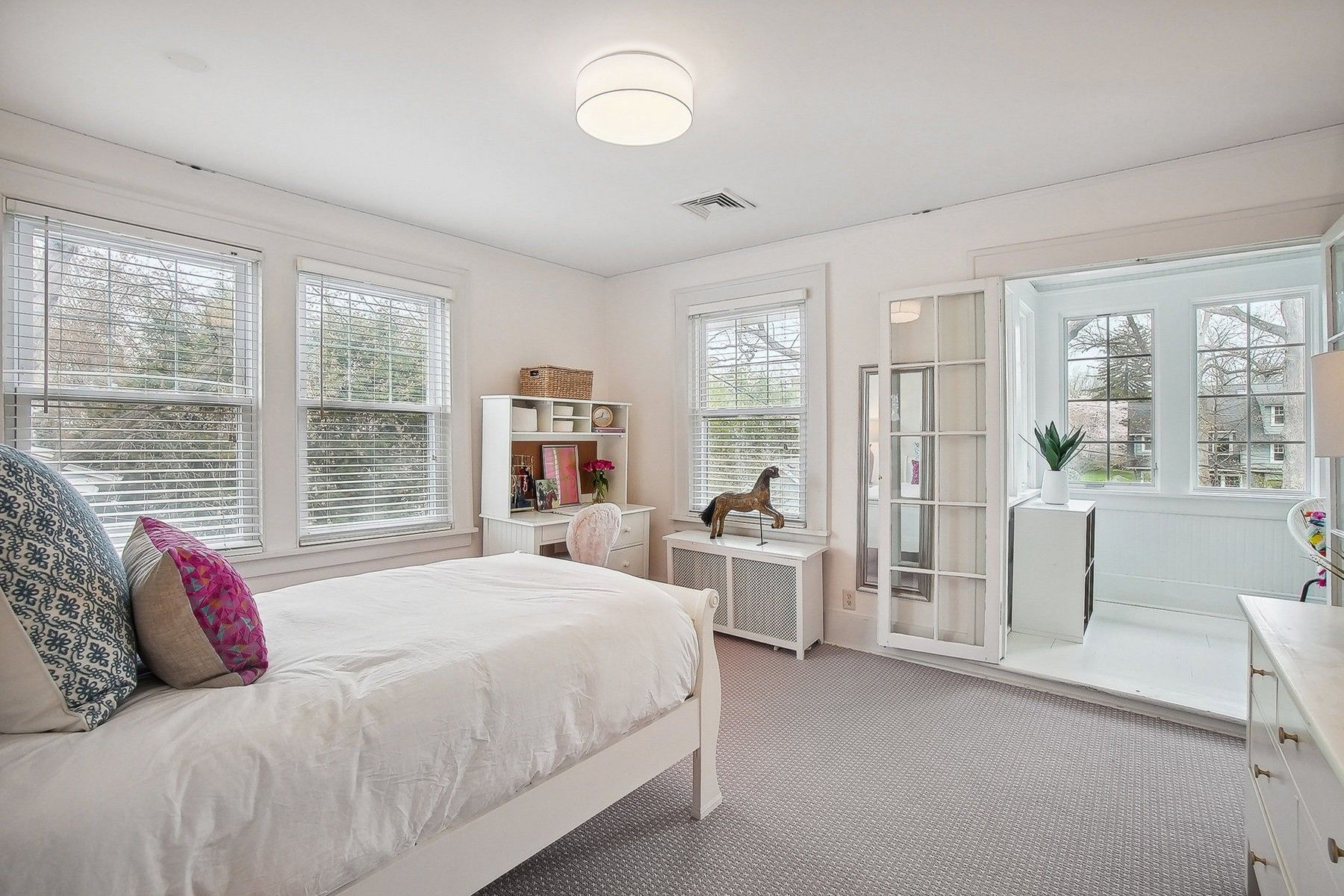 125 Gordonhurst Ave 