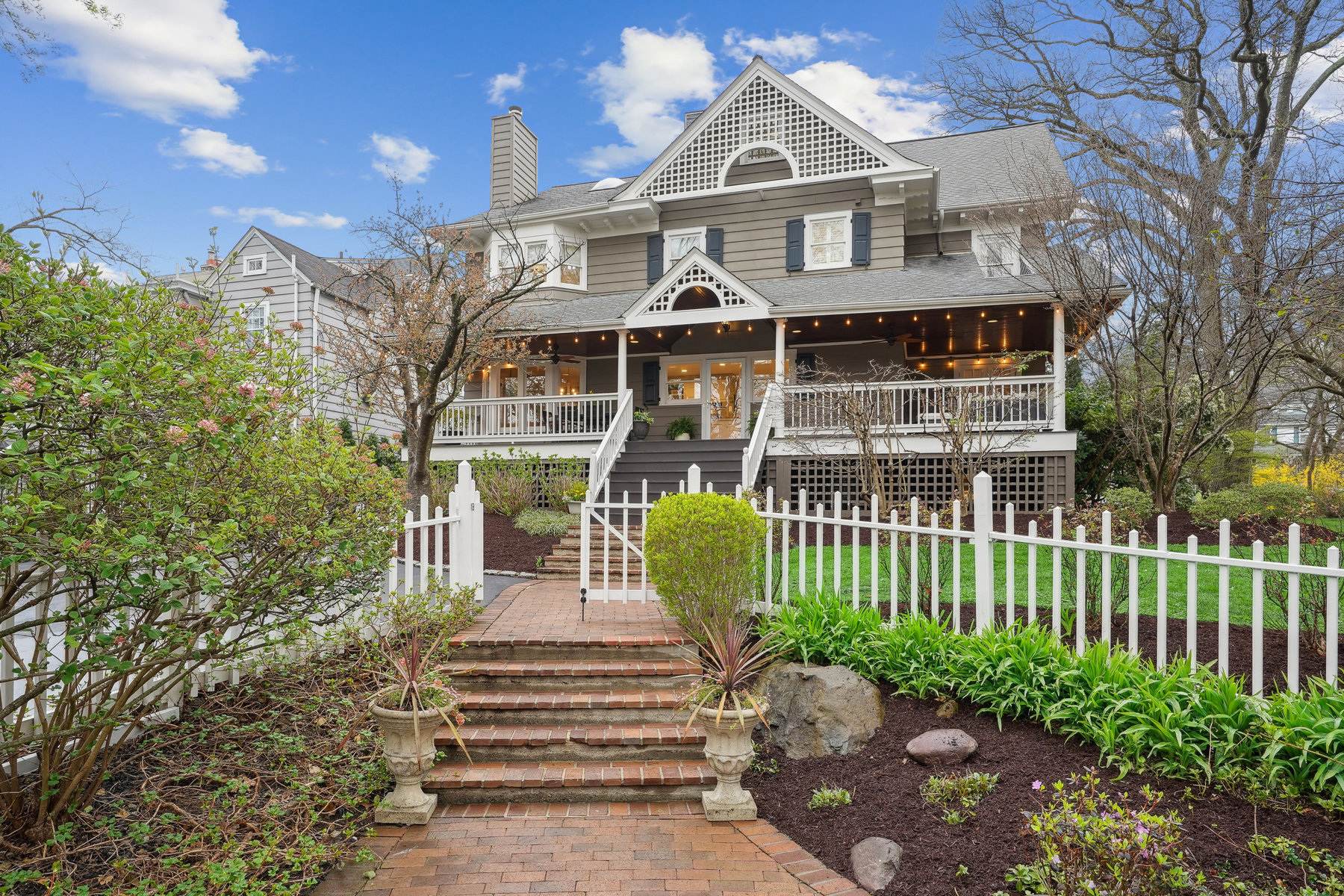 305 Park Street 