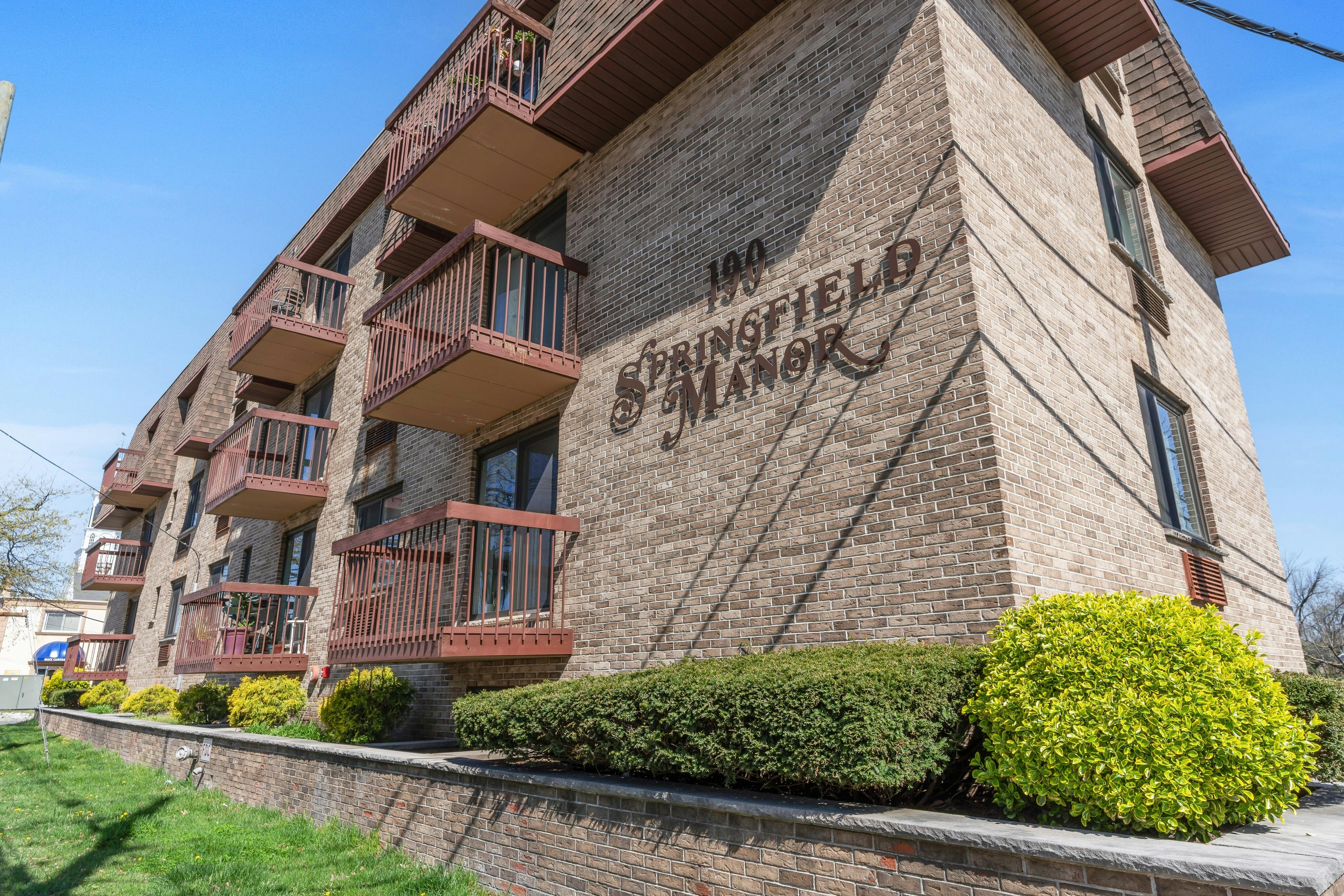190 Morris Avenue, Unit 3B 