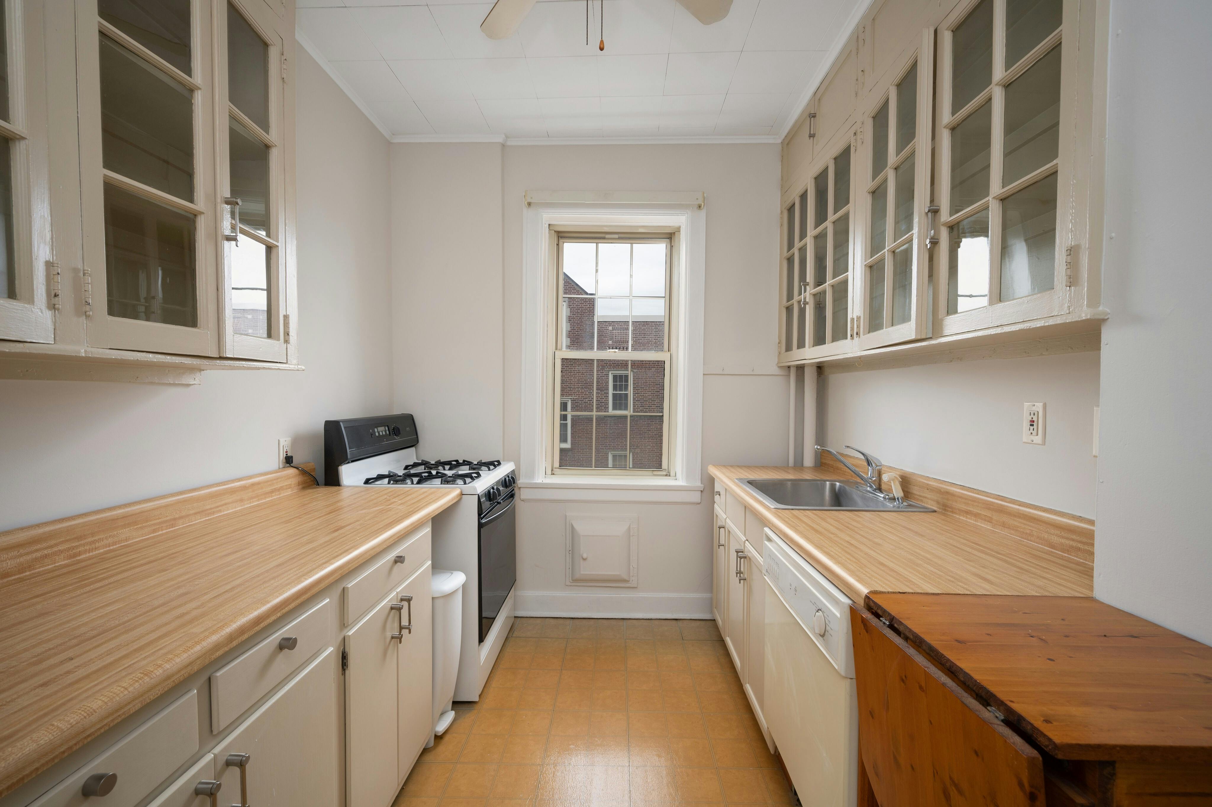 133 Summit Avenue, Unit 16 