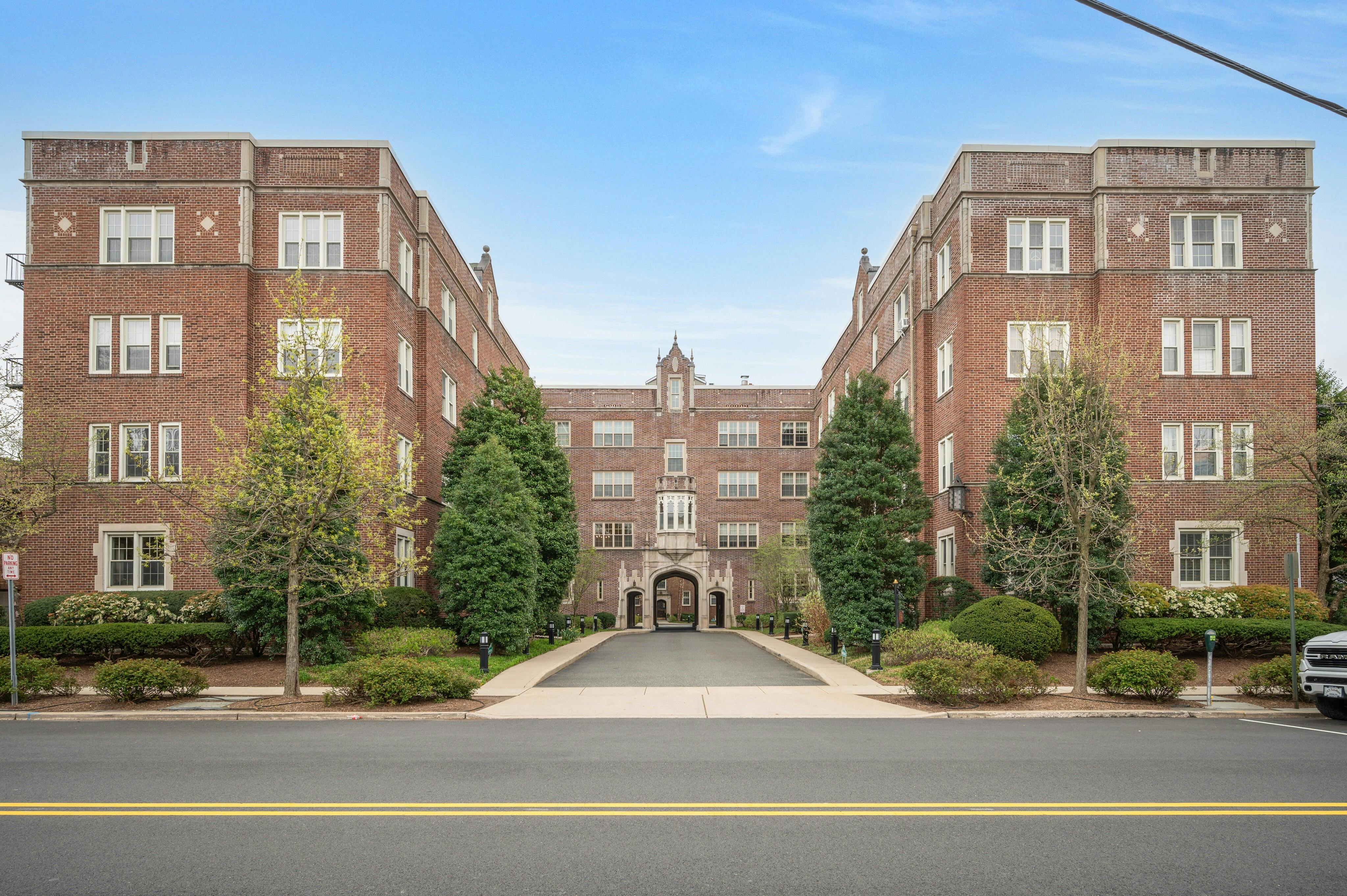 133 Summit Avenue, Unit 16 
