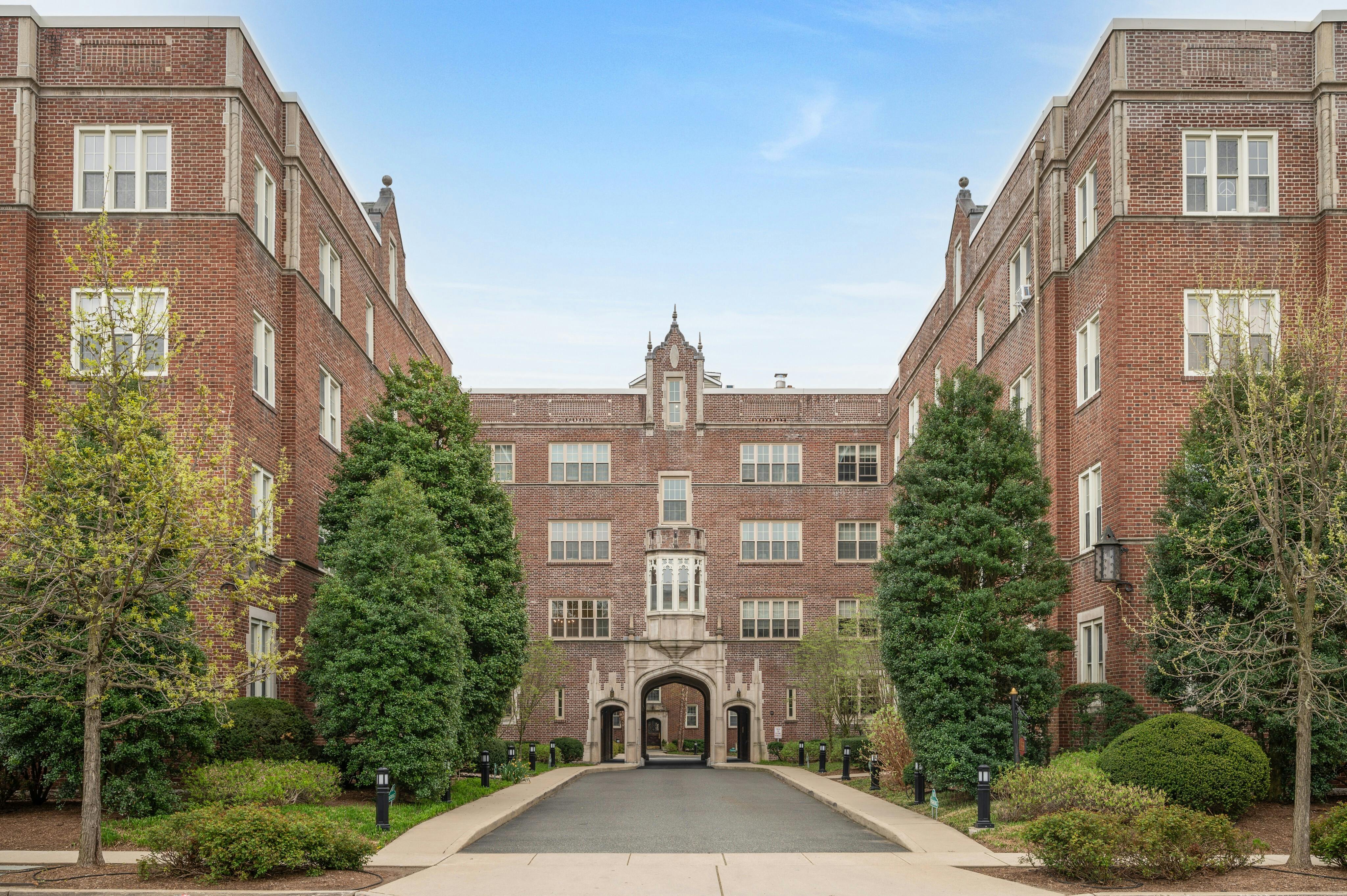 133 Summit Avenue, Unit 16 