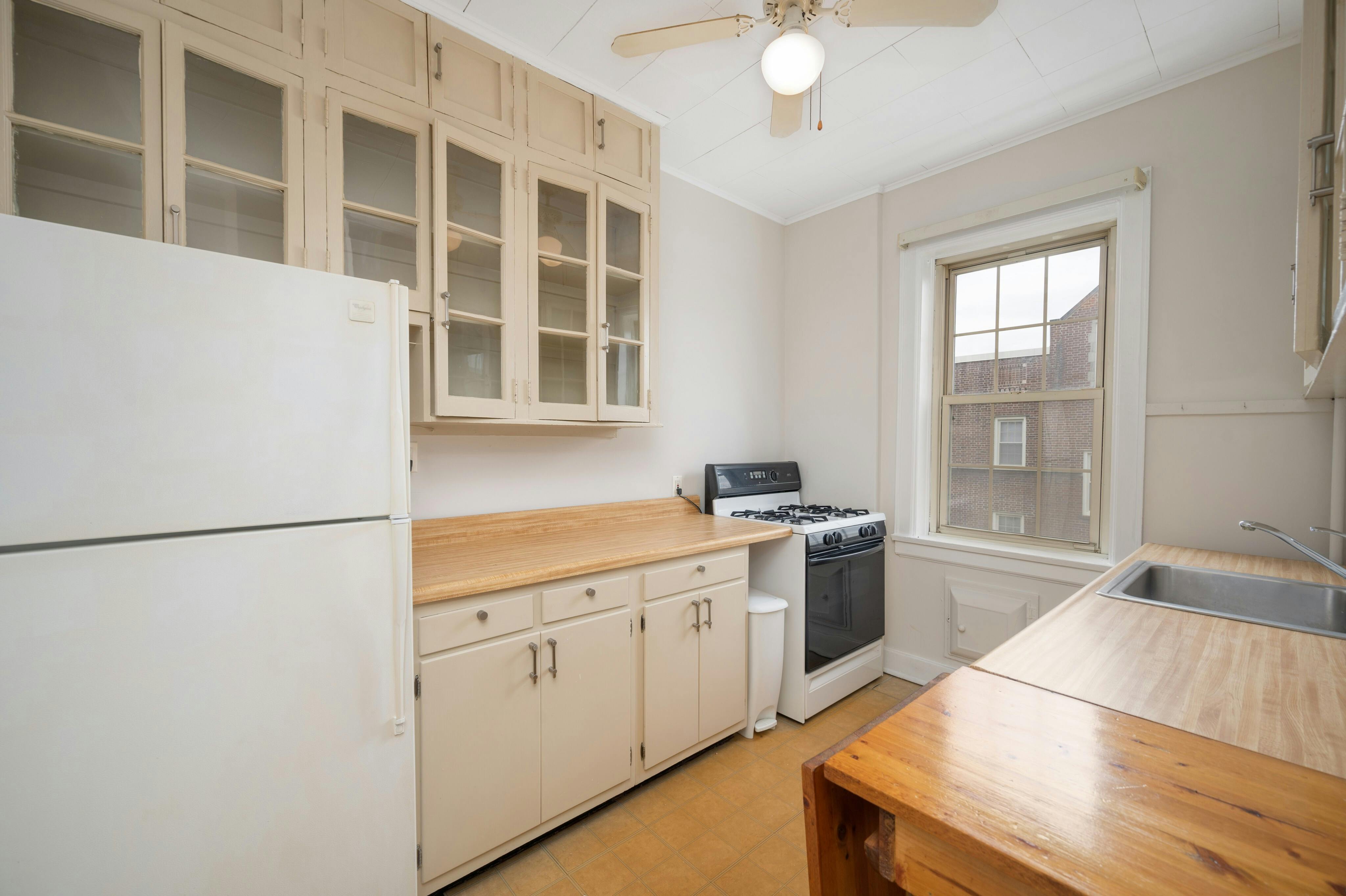 133 Summit Avenue, Unit 16 