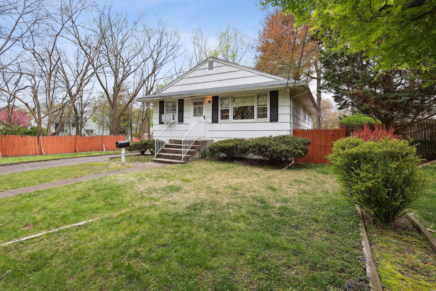 48 1st St 