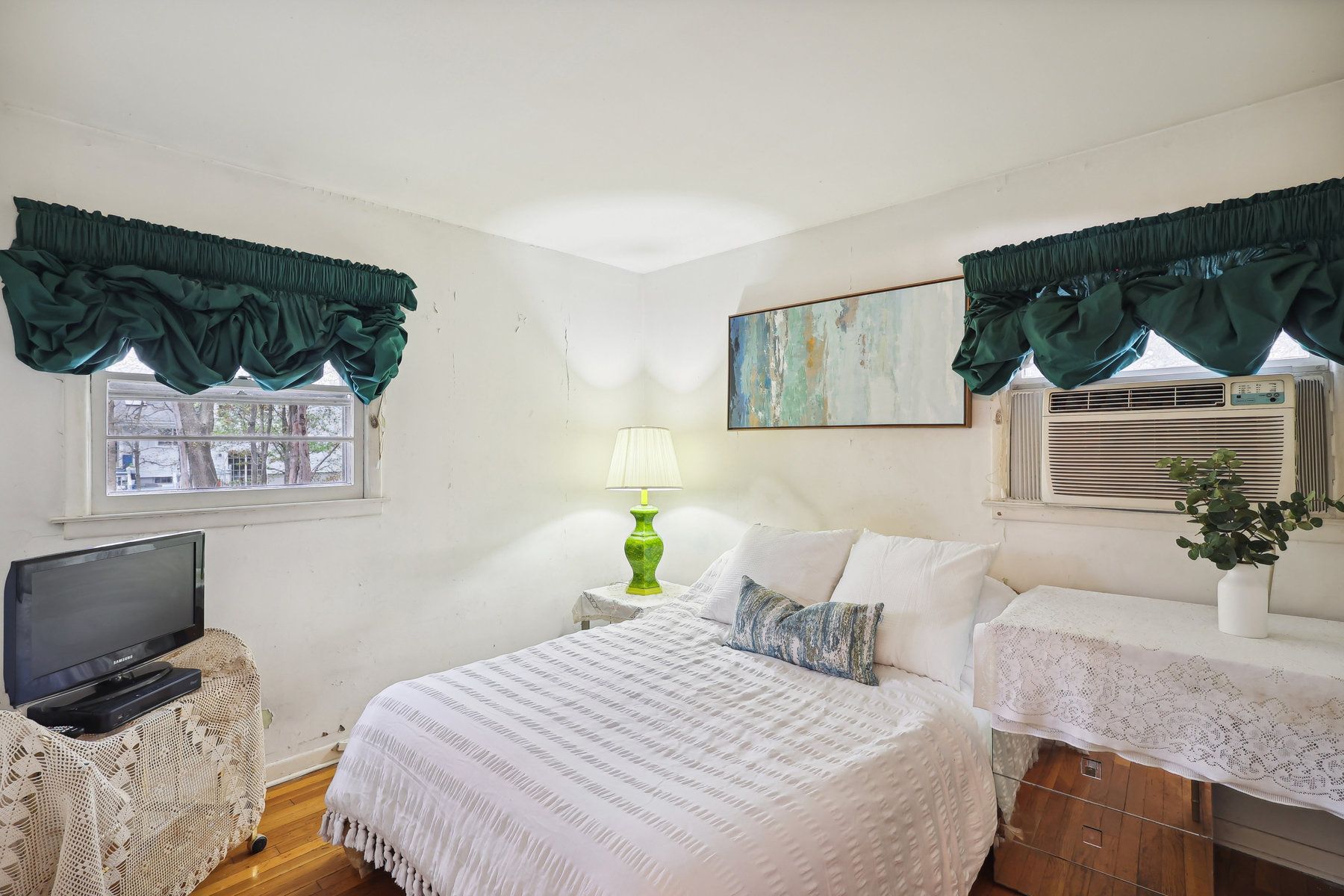 48 1st St 