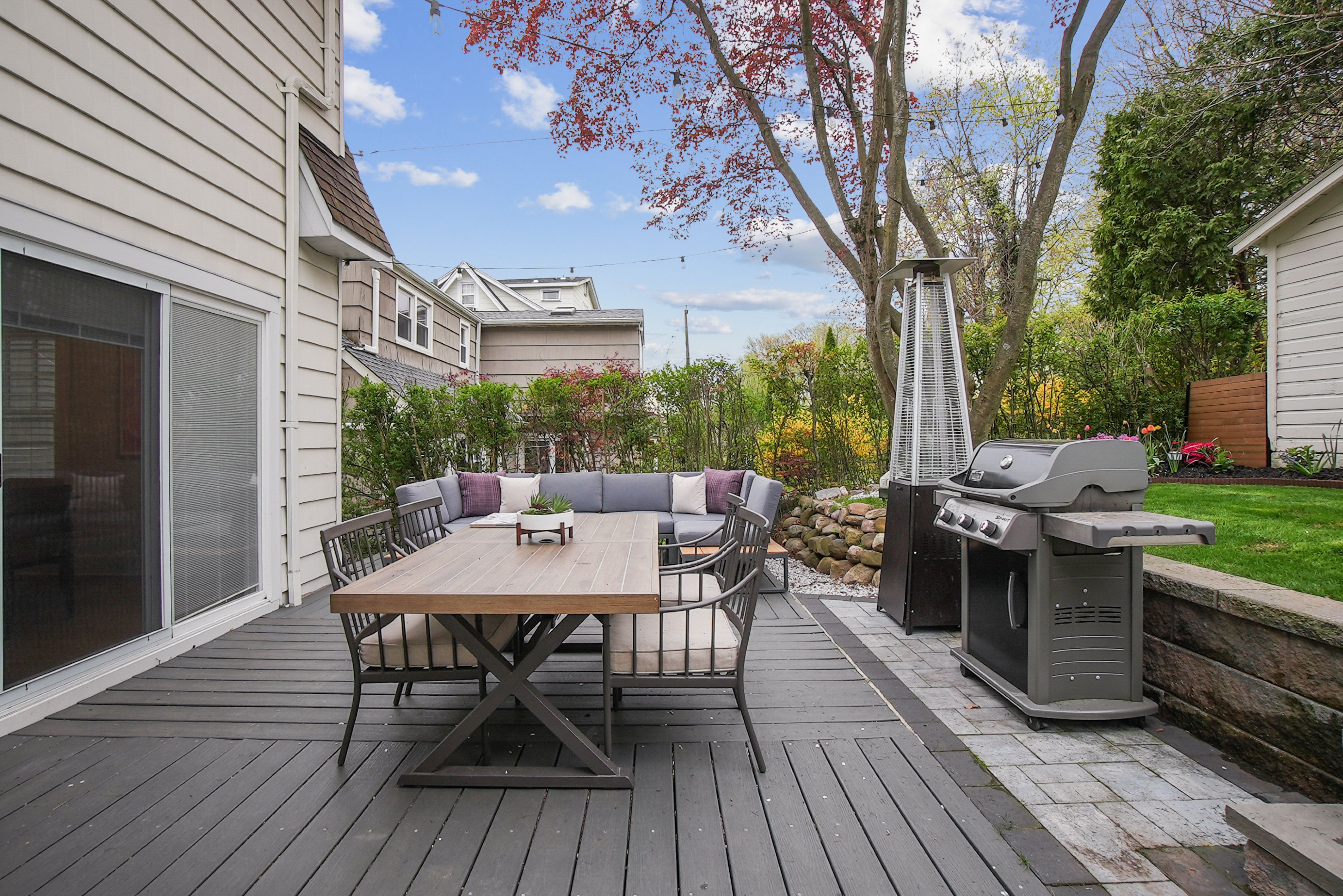 152 Essex Ave 