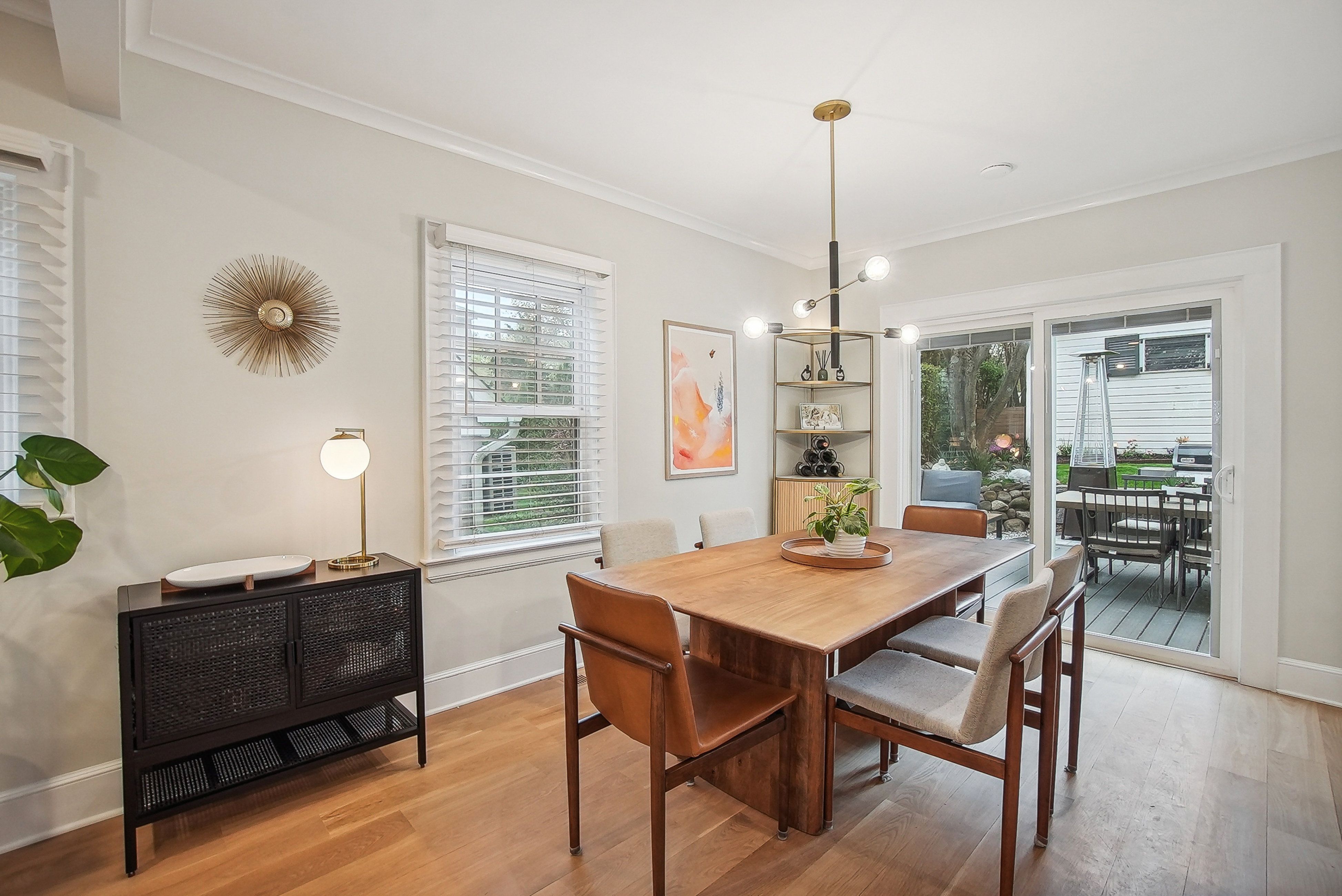 152 Essex Ave 