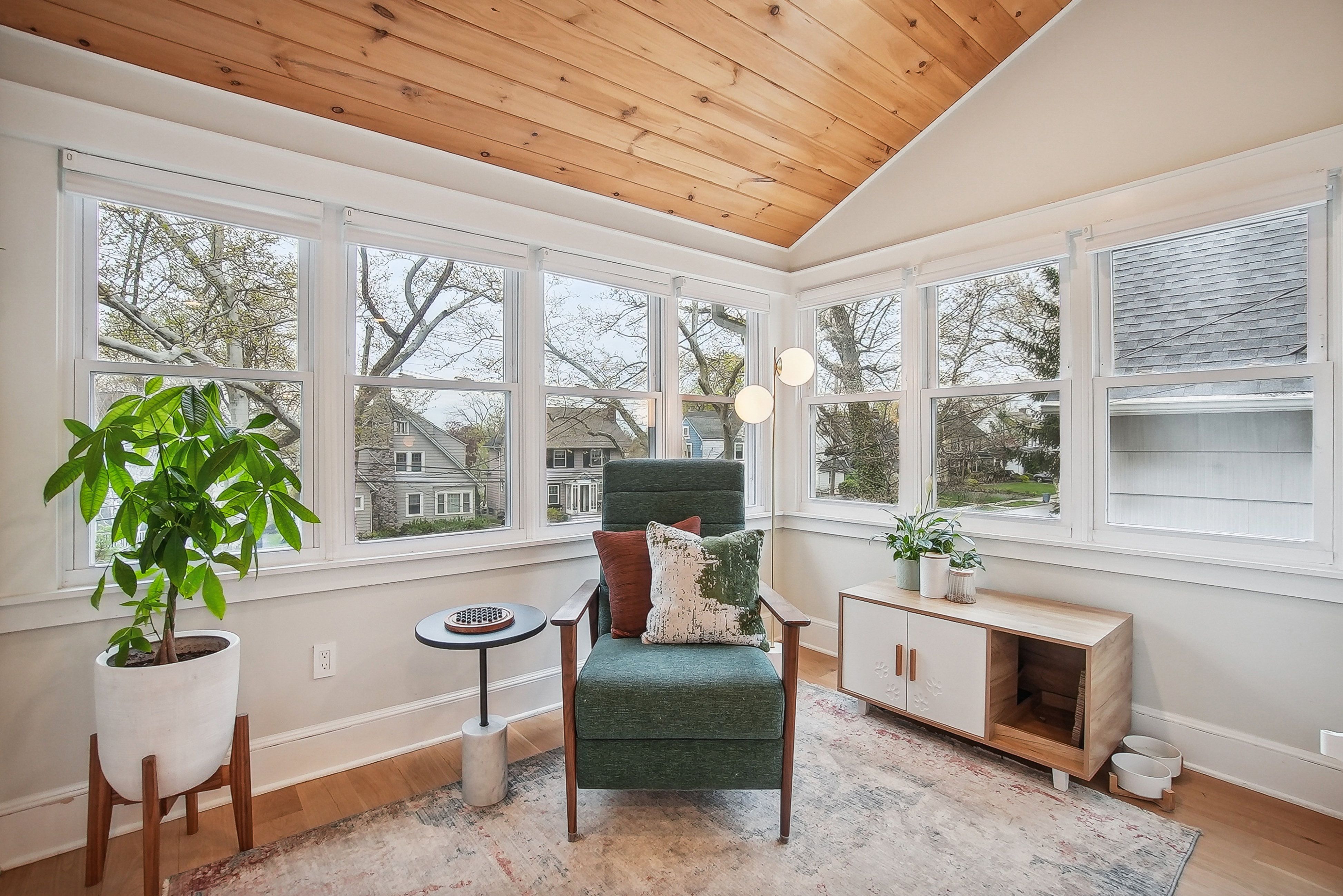 152 Essex Ave 