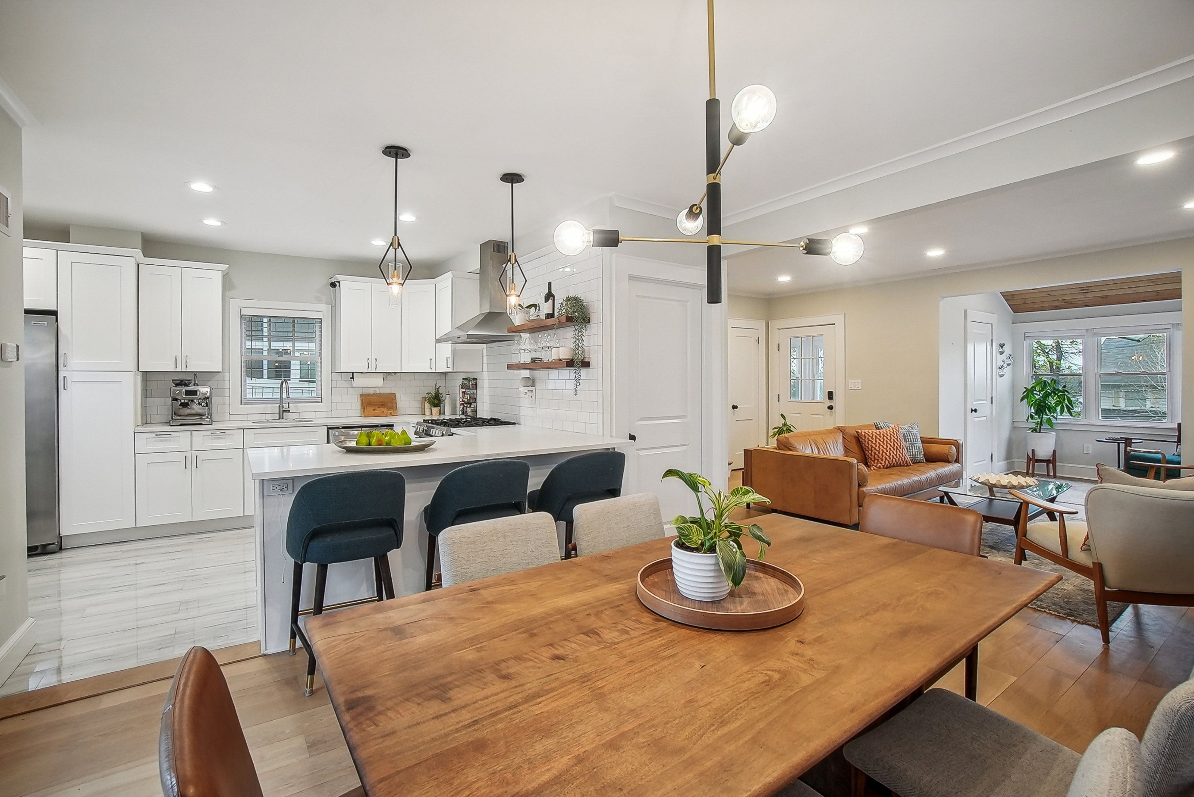 152 Essex Ave 