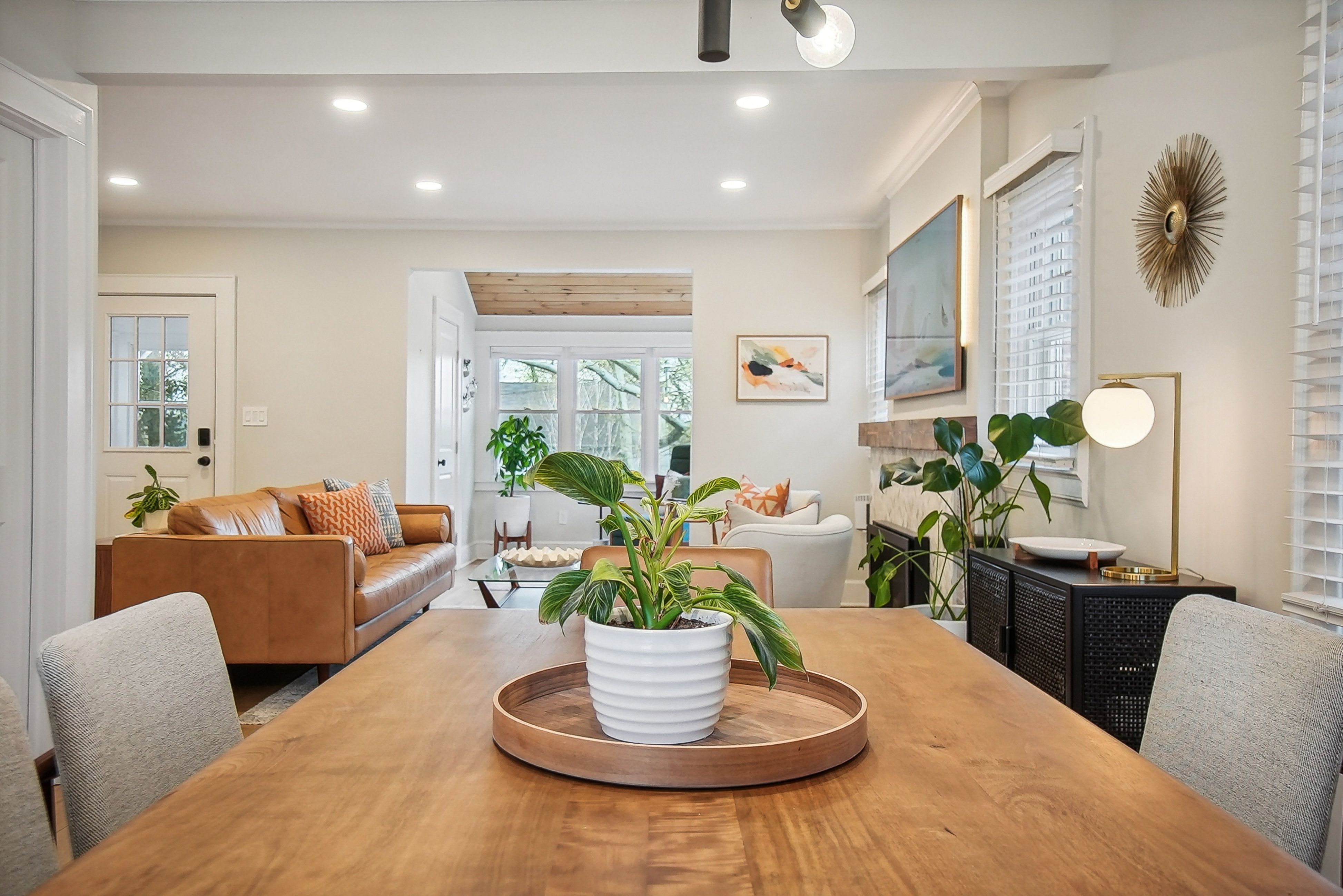 152 Essex Ave 