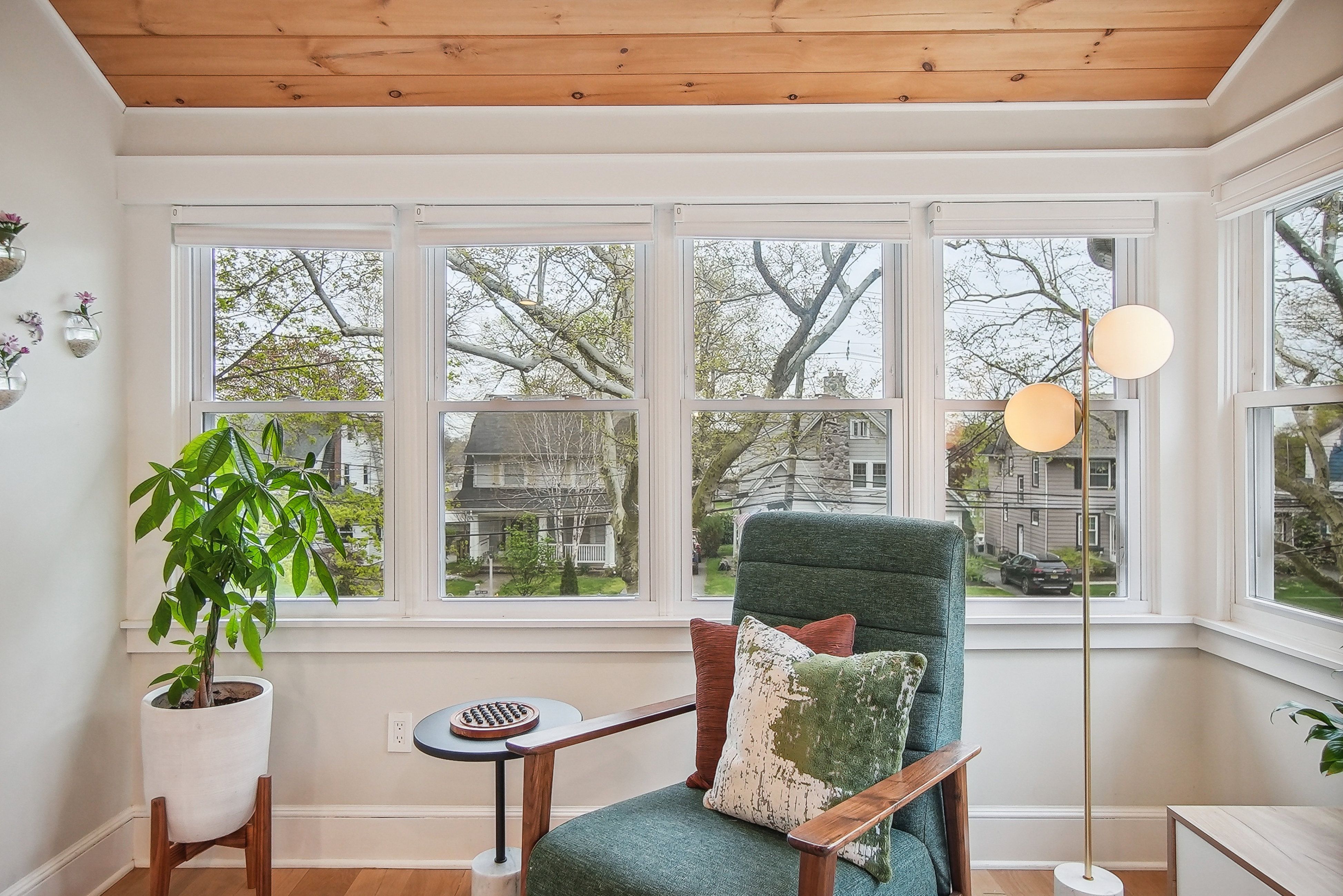 152 Essex Ave 