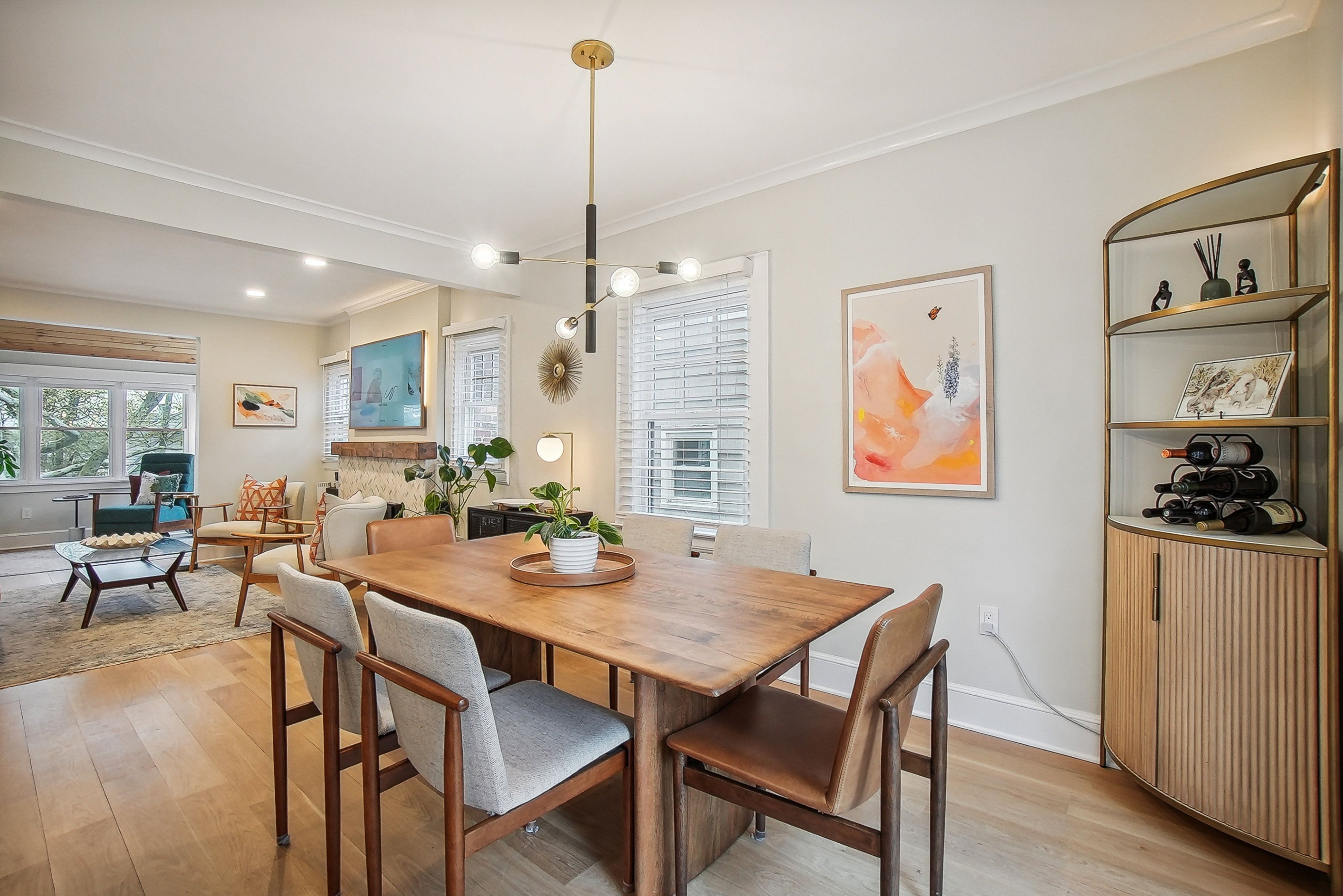 152 Essex Ave 