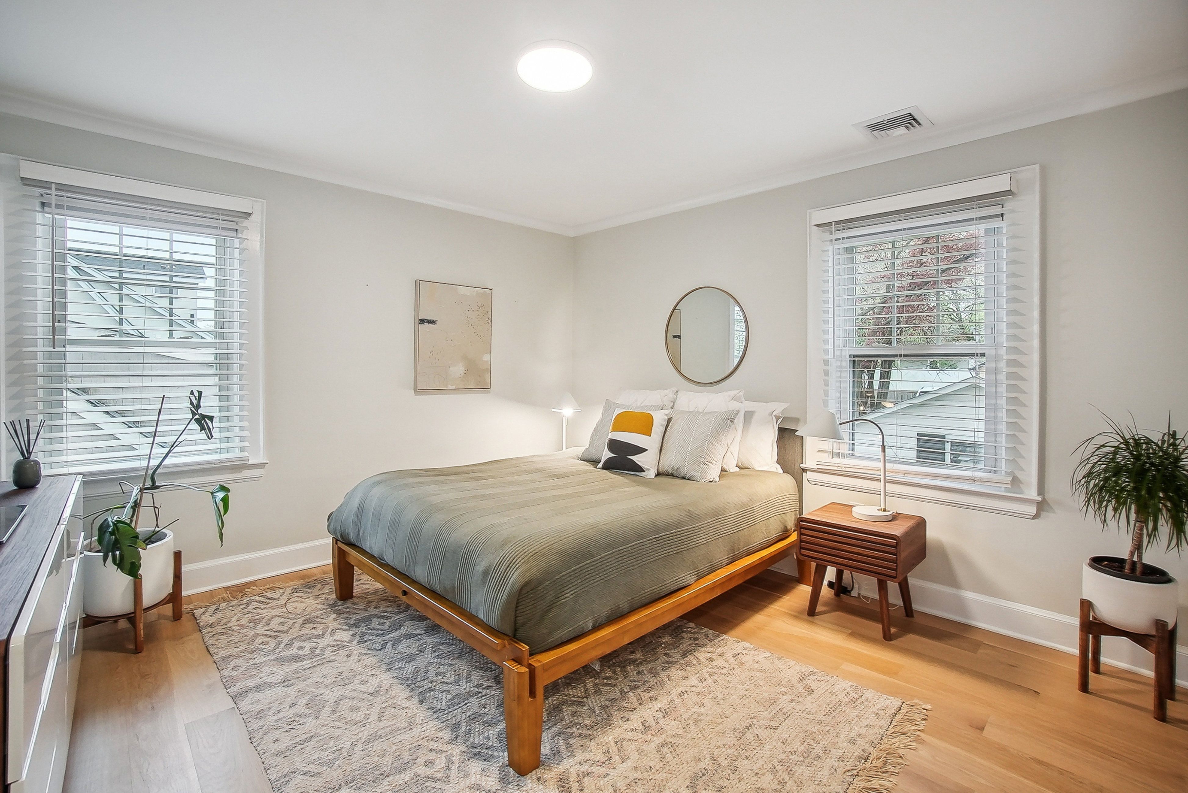 152 Essex Ave 