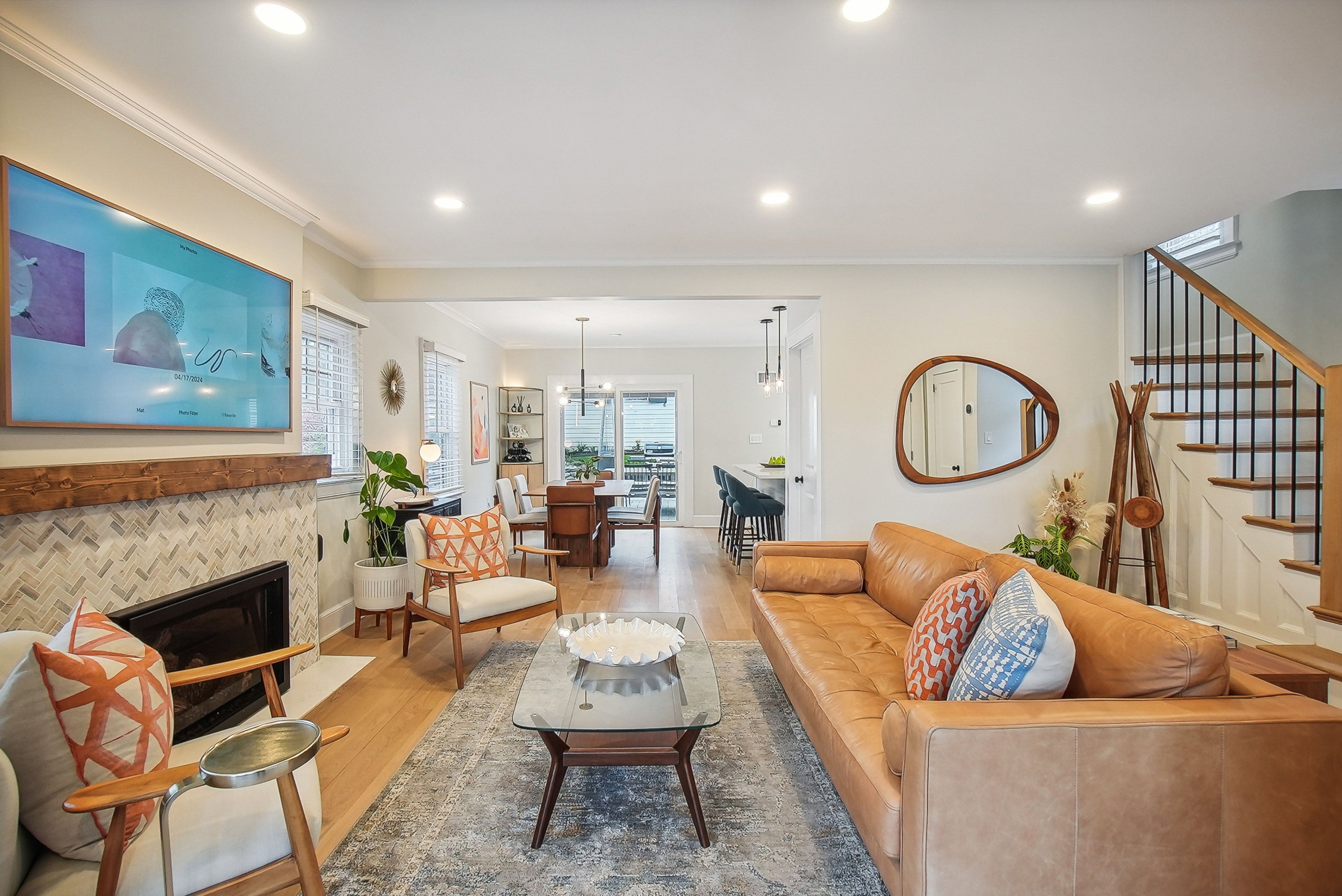152 Essex Ave 