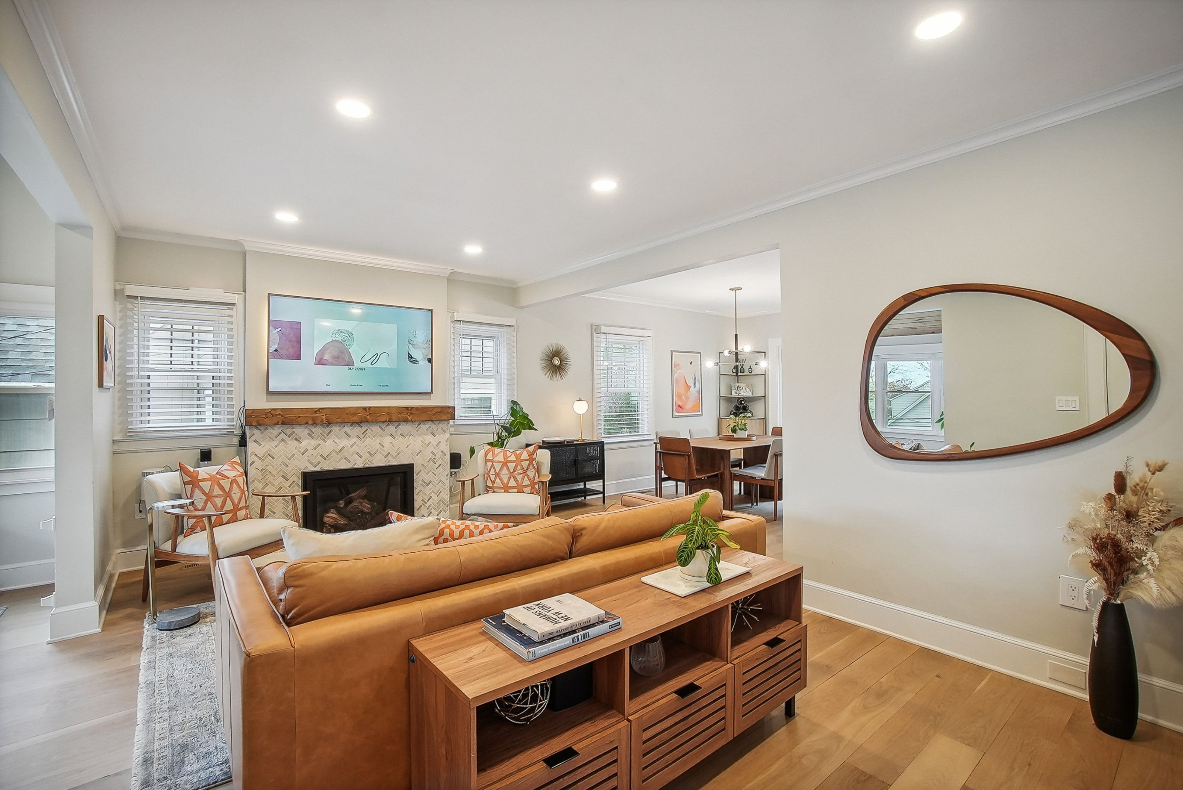 152 Essex Ave 