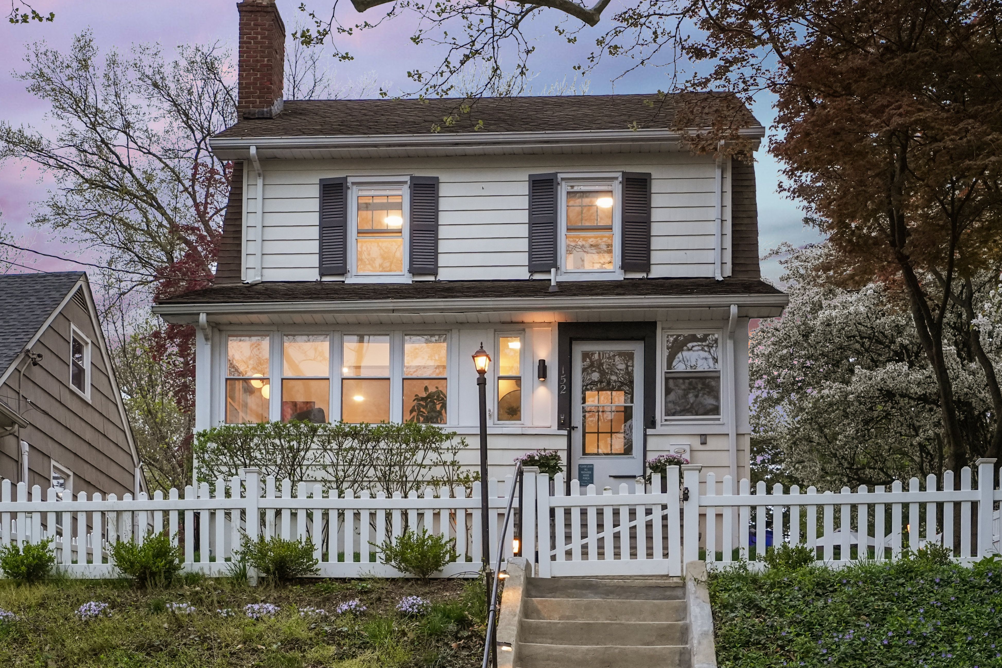 152 Essex Ave 