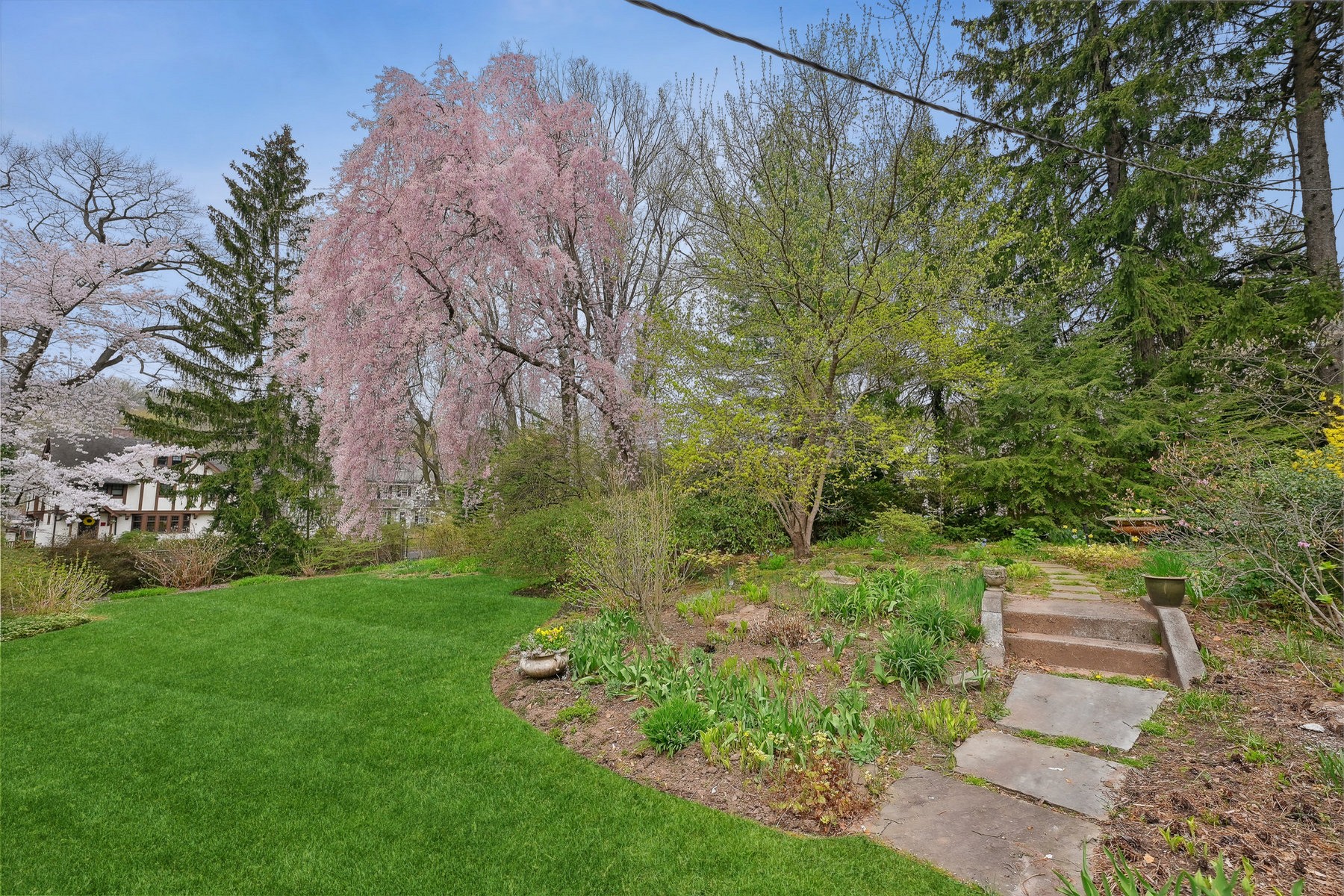 112 Llewellyn Rd 