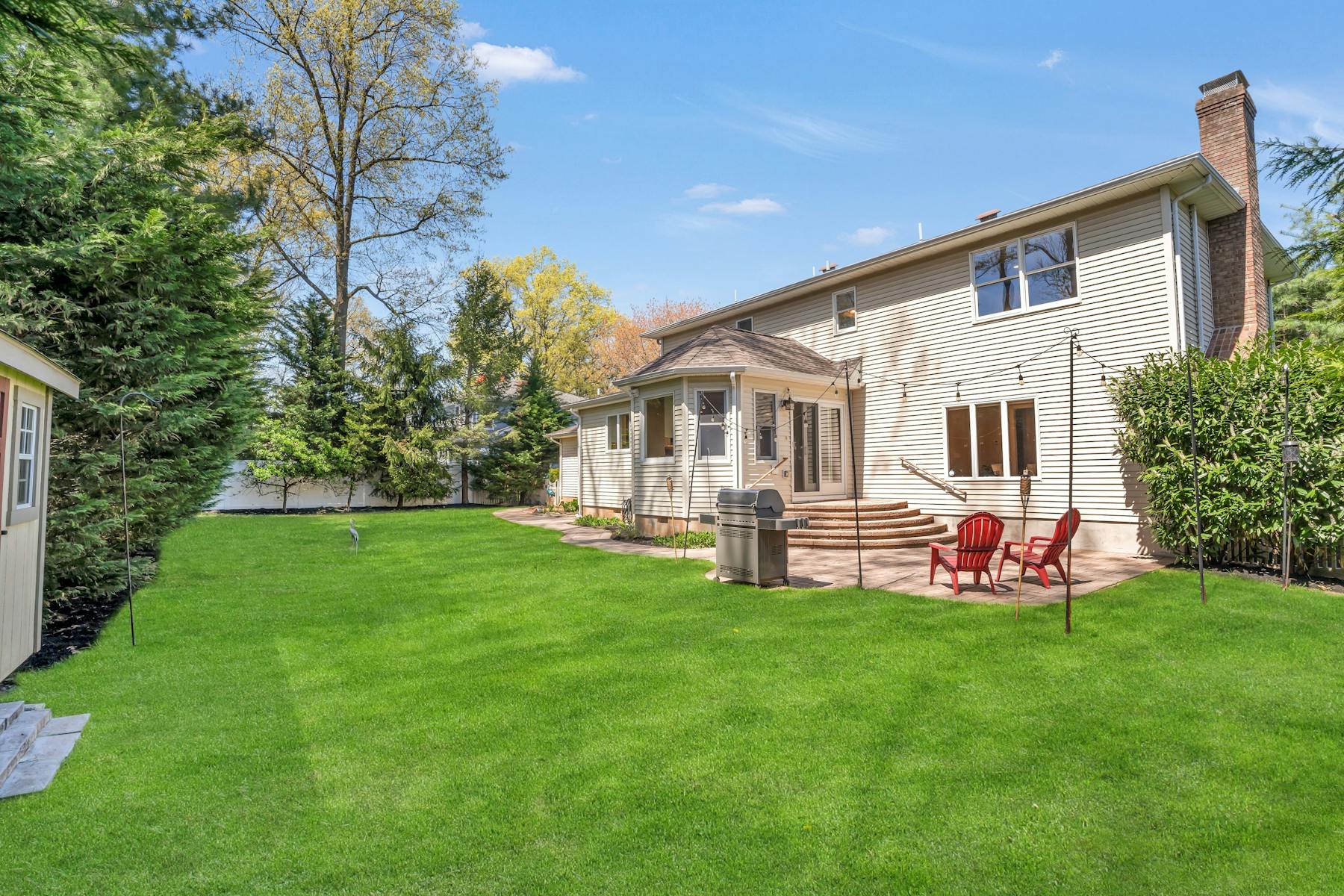 8 Evergreen Court 