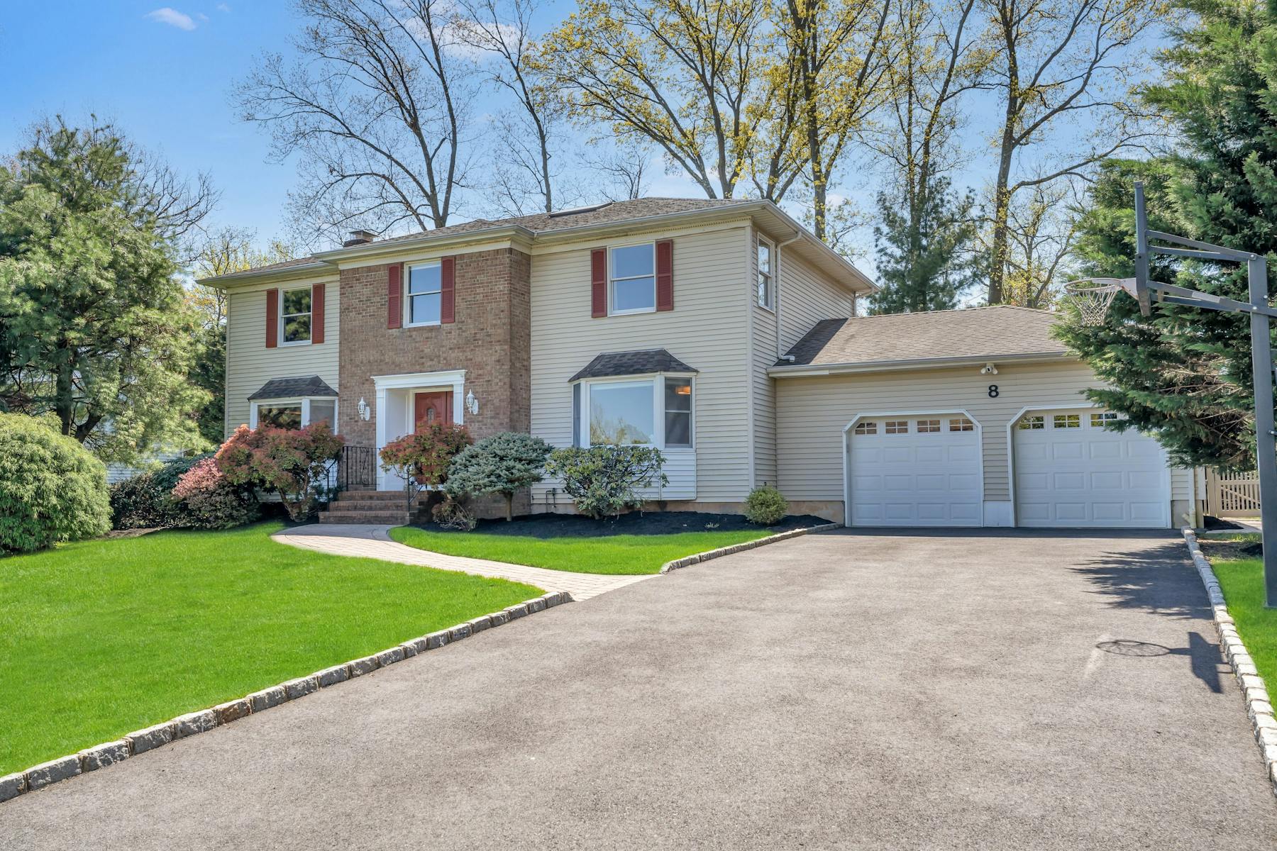 8 Evergreen Court 
