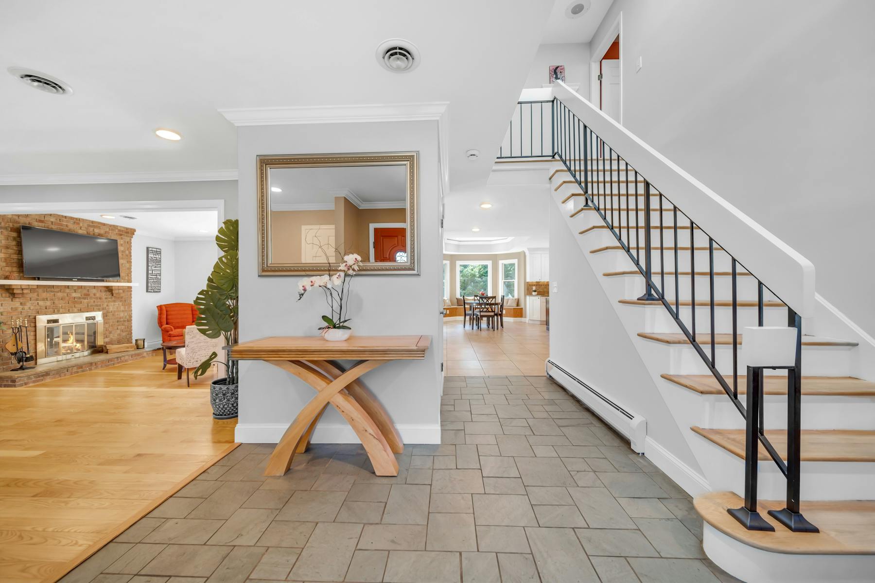 8 Evergreen Court 