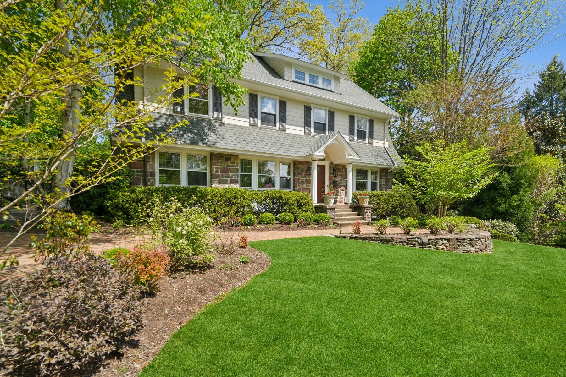 105 Clarewill Ave 