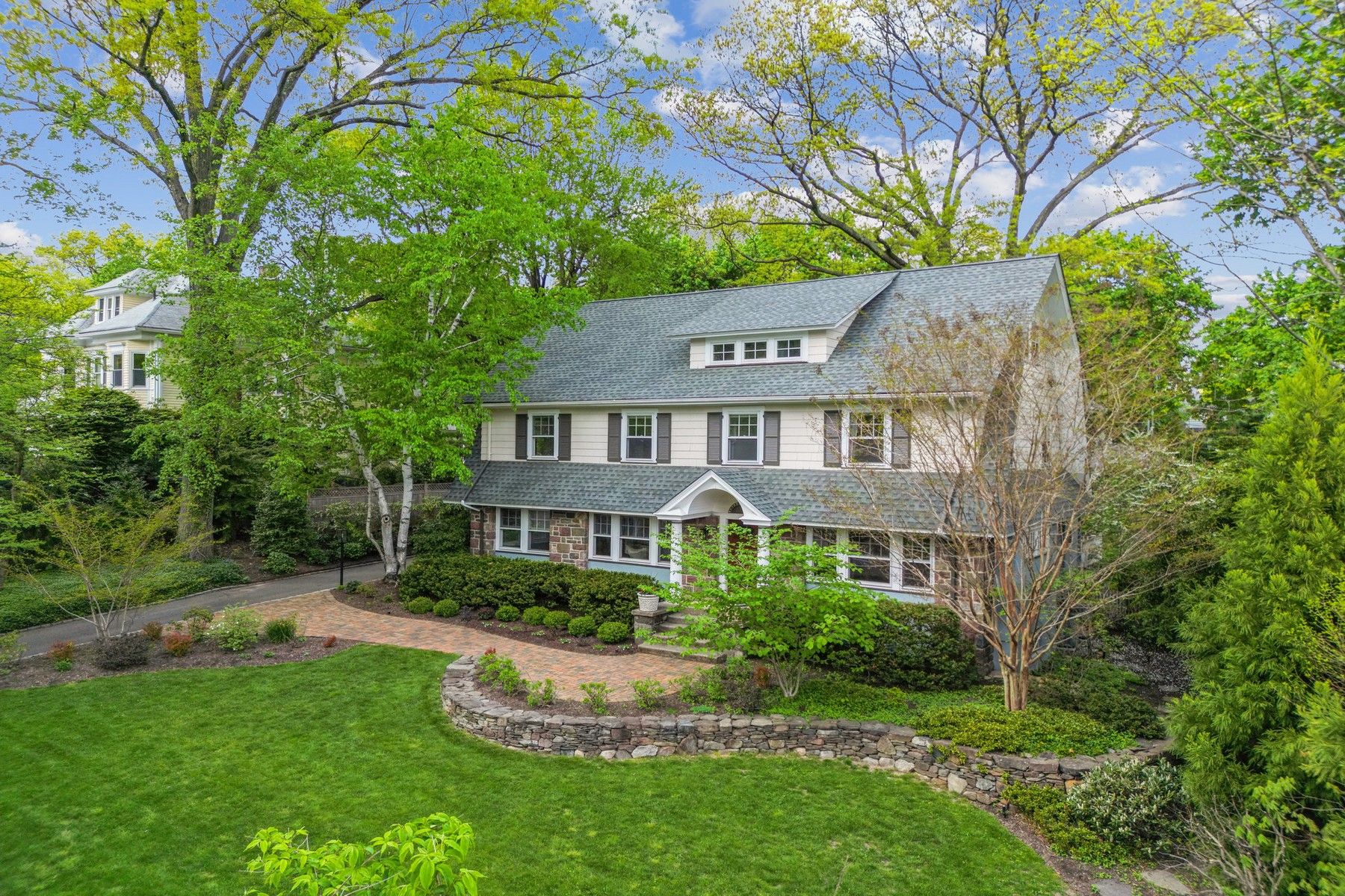 105 Clarewill Ave 