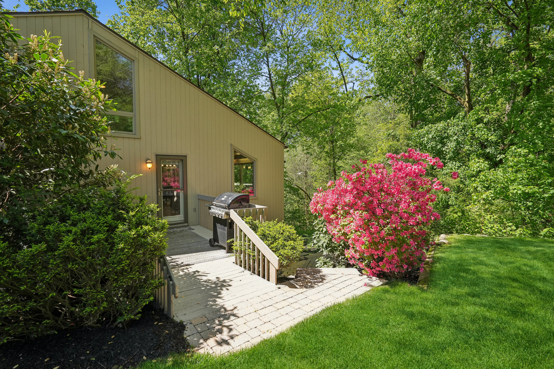 23 Glenside Dr 