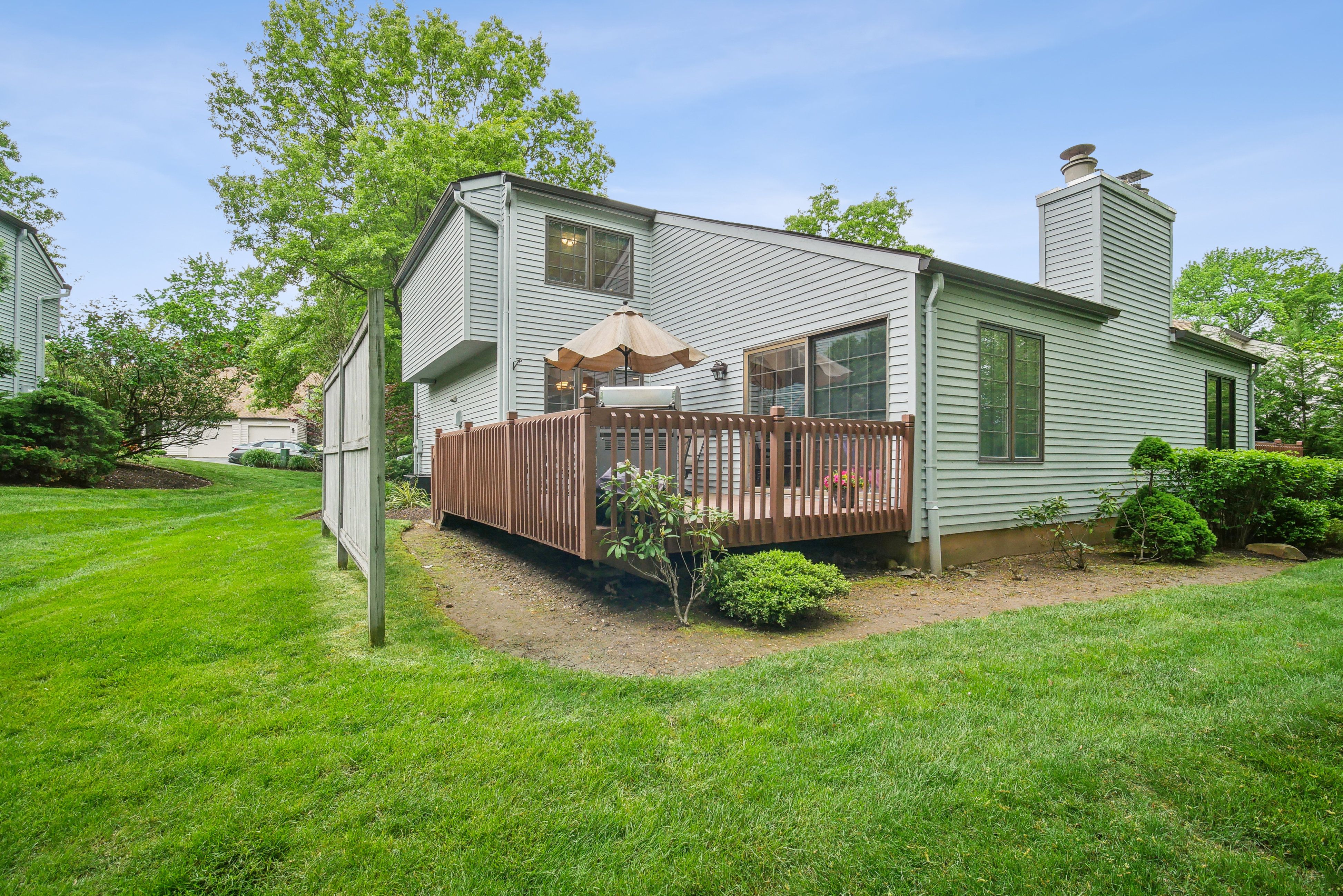 24 Stonegate Dr 