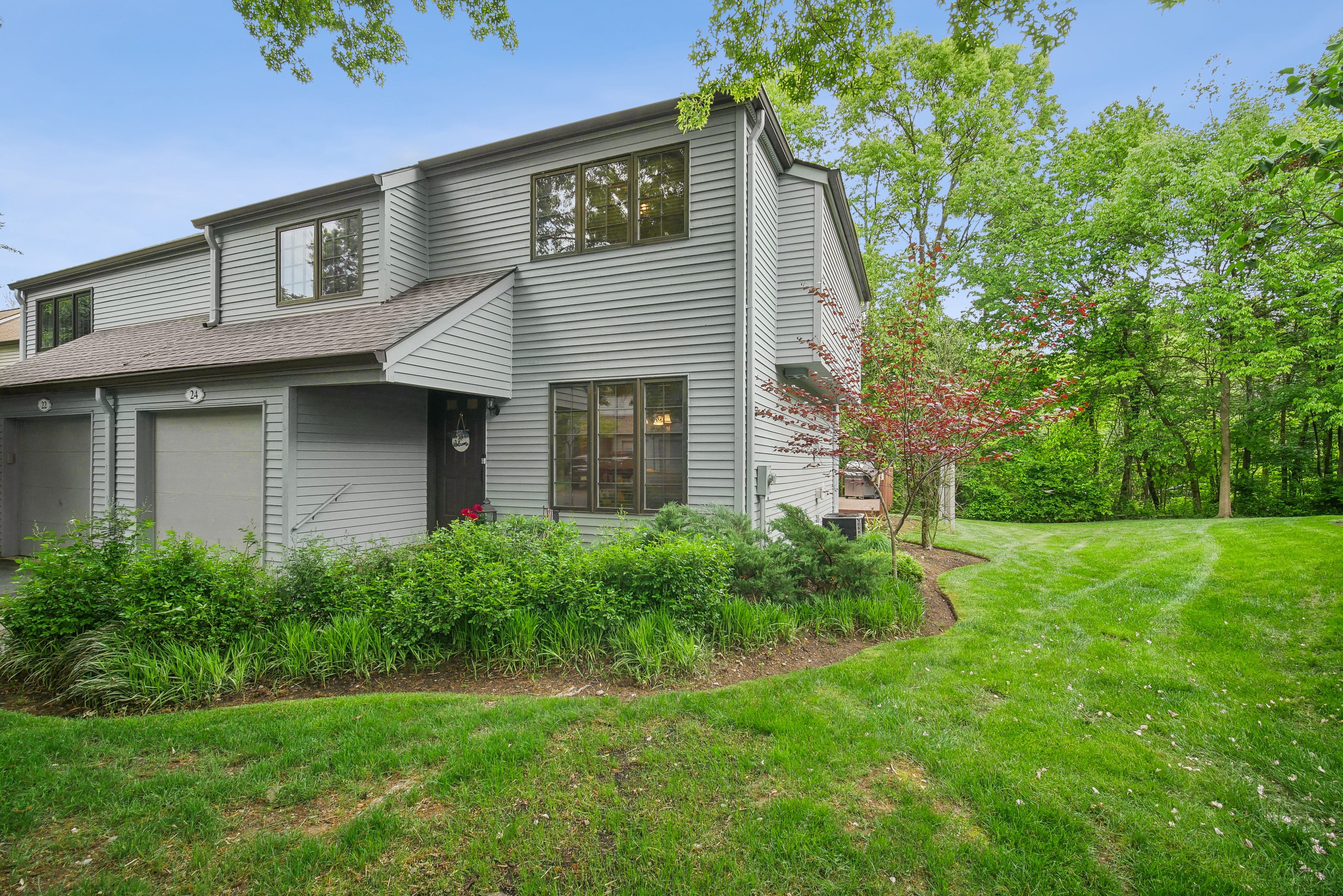 24 Stonegate Dr 