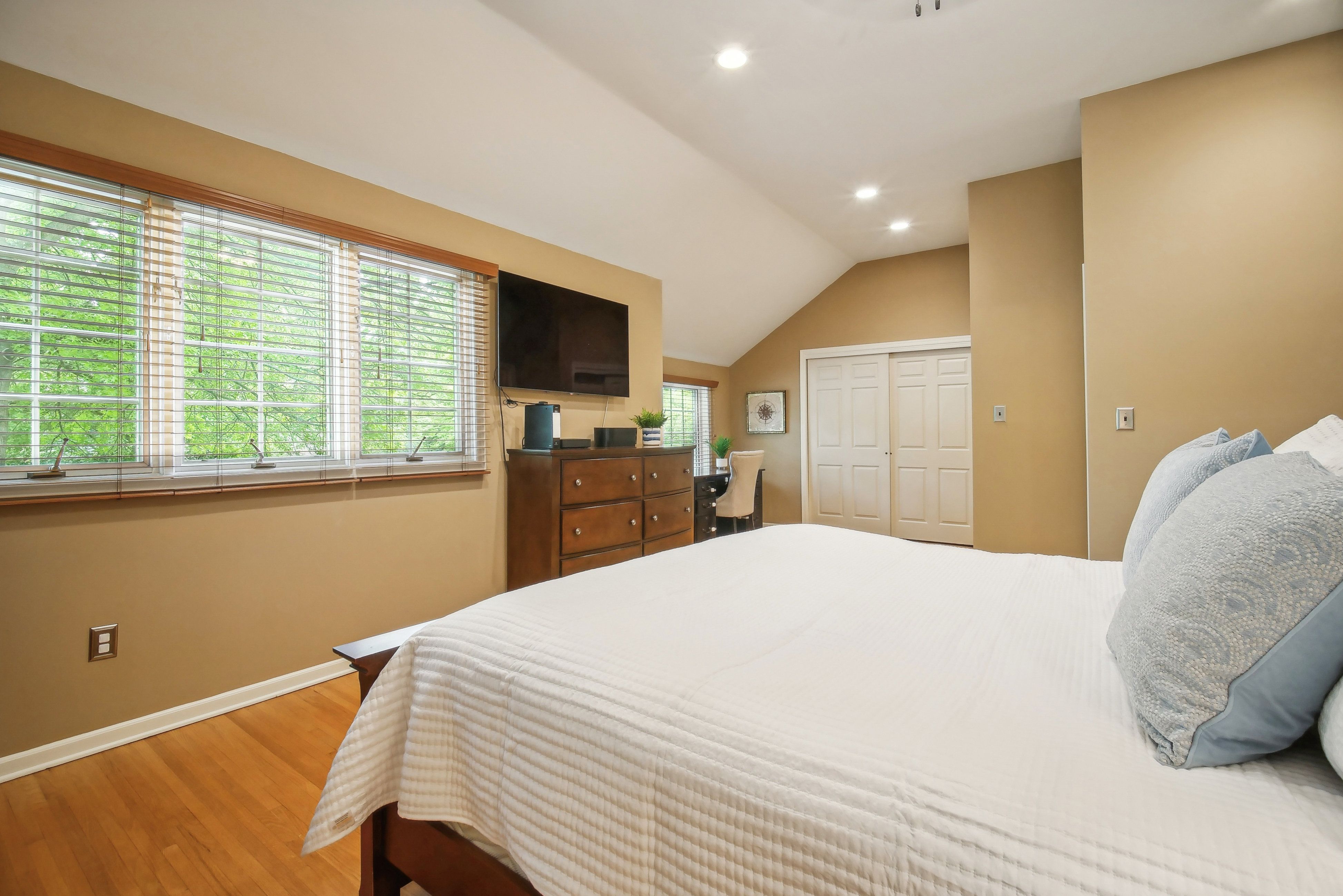 24 Stonegate Dr 