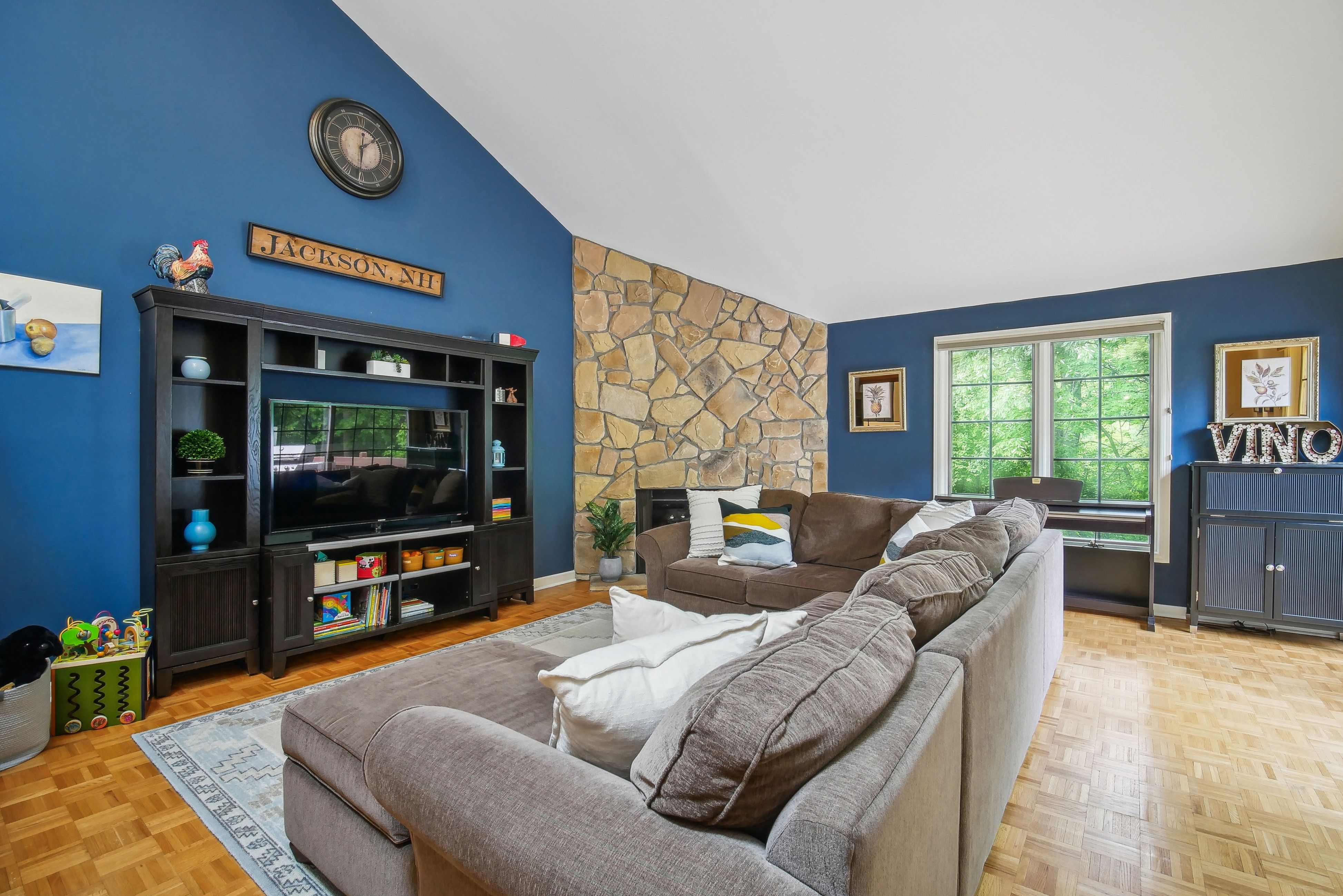 24 Stonegate Dr 