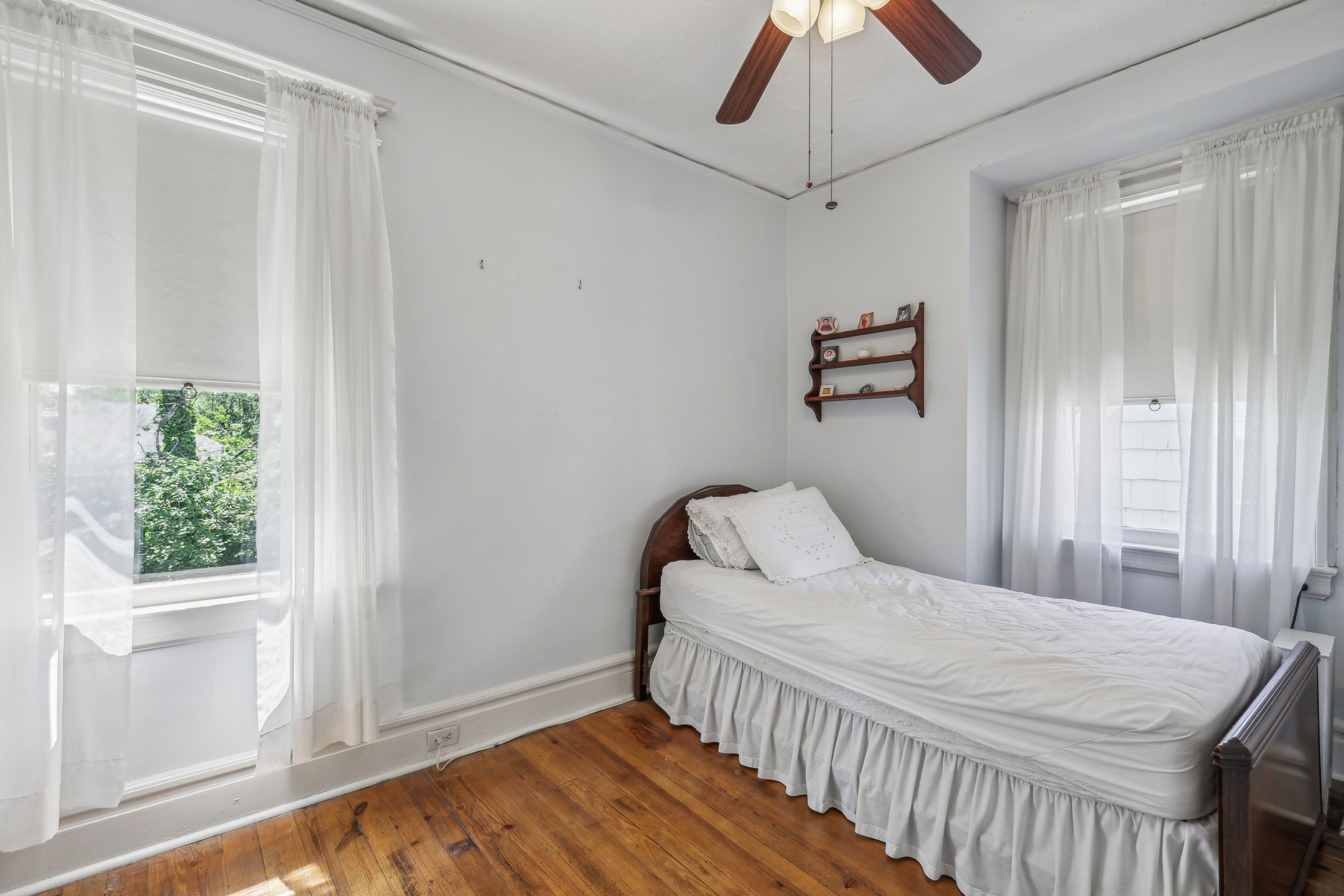 10 Oakdale Avenue 