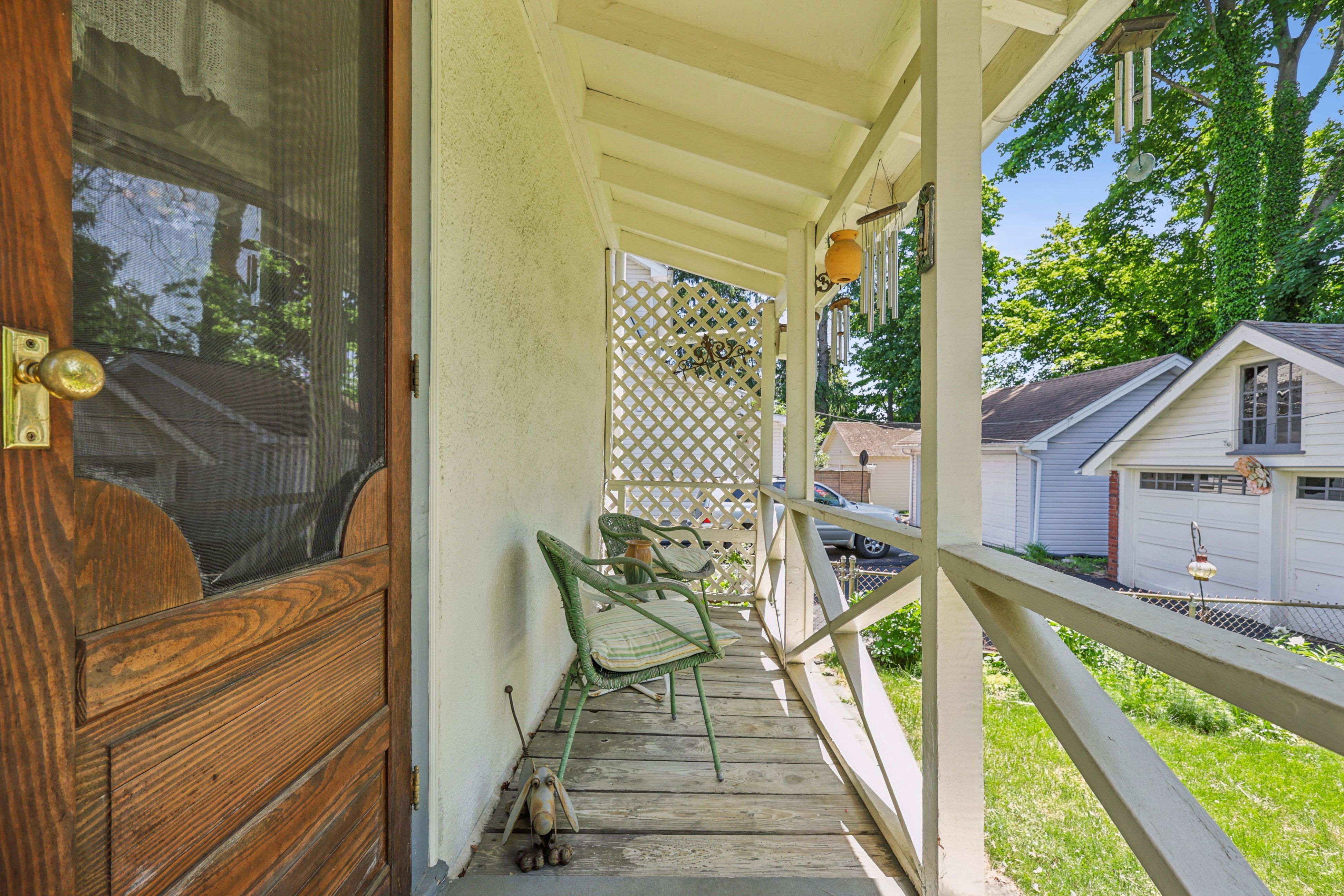 10 Oakdale Avenue 