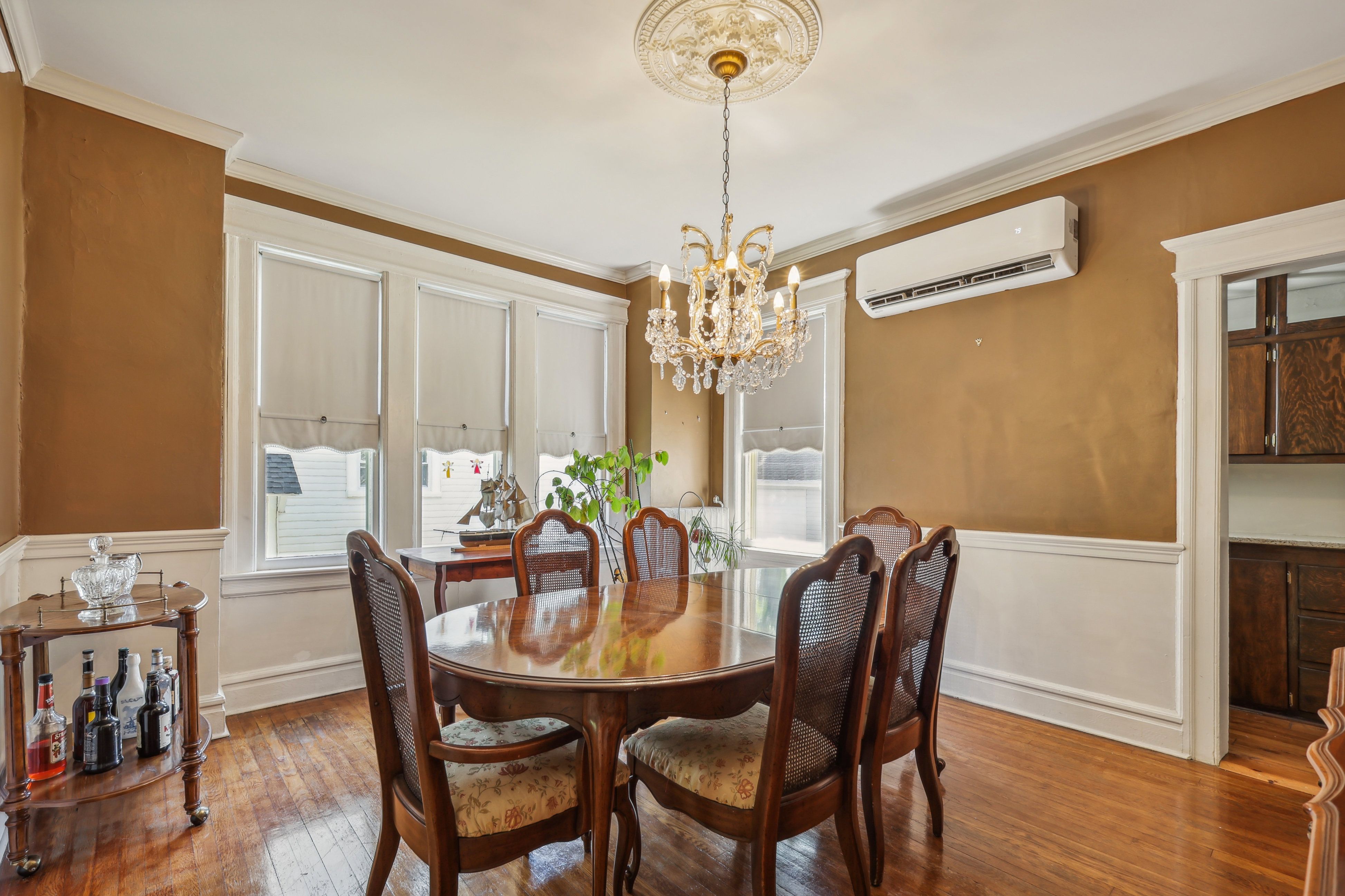10 Oakdale Avenue 