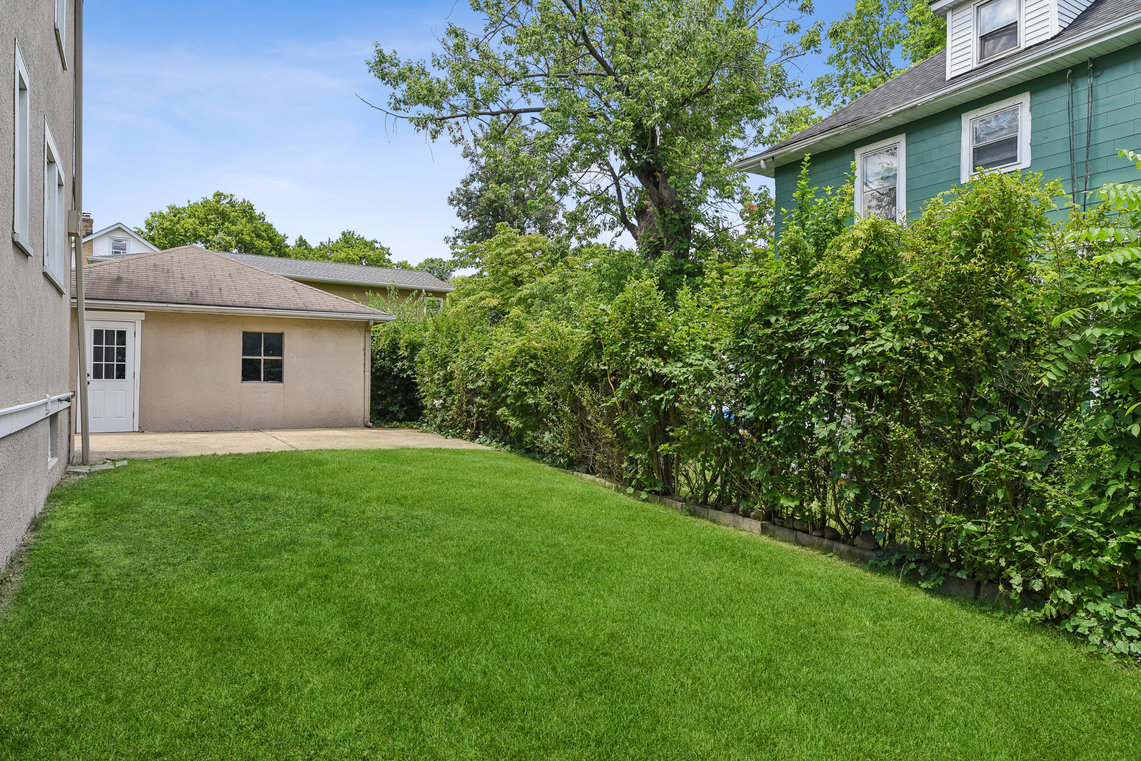 21 Morris Avenue 