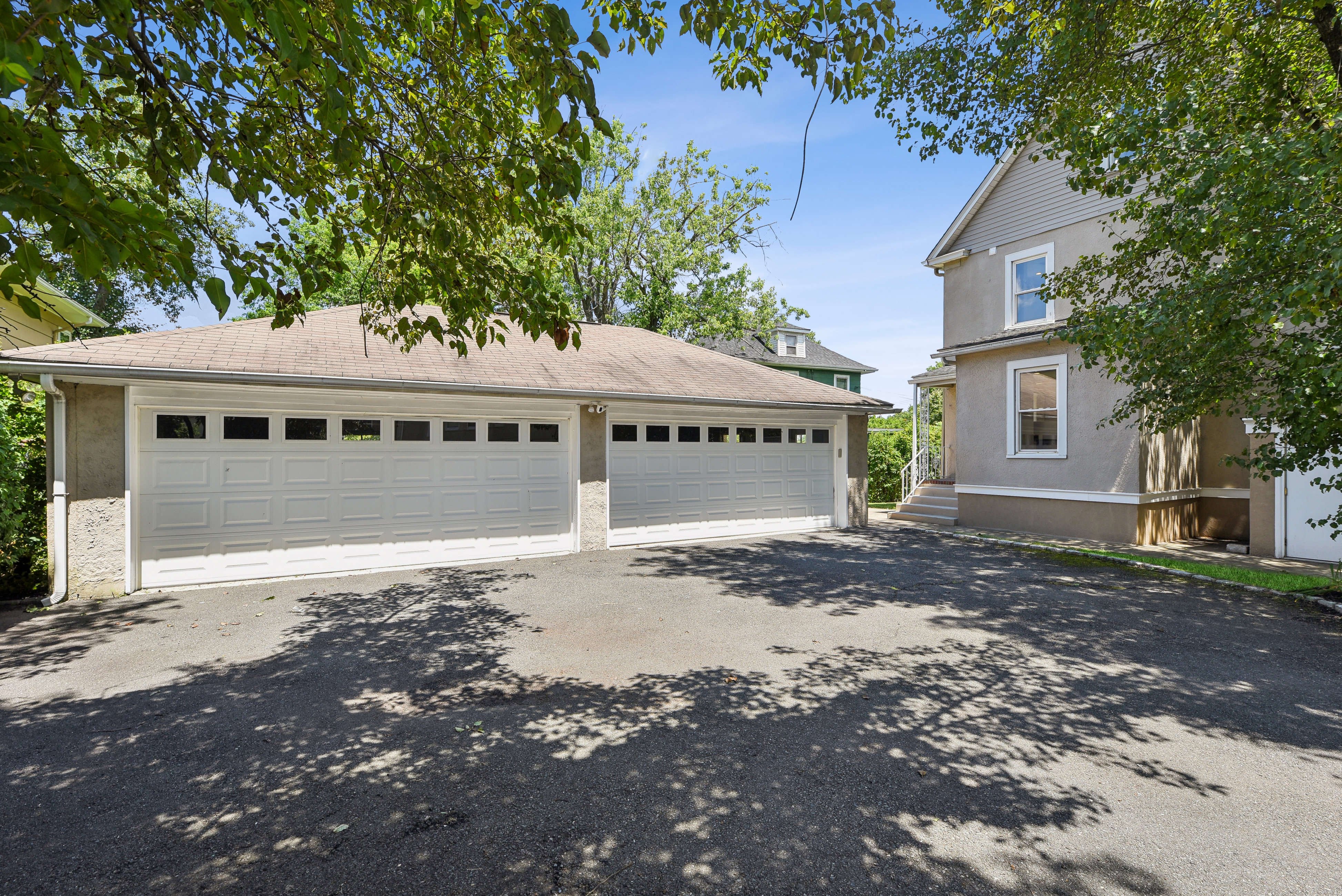 21 Morris Avenue 