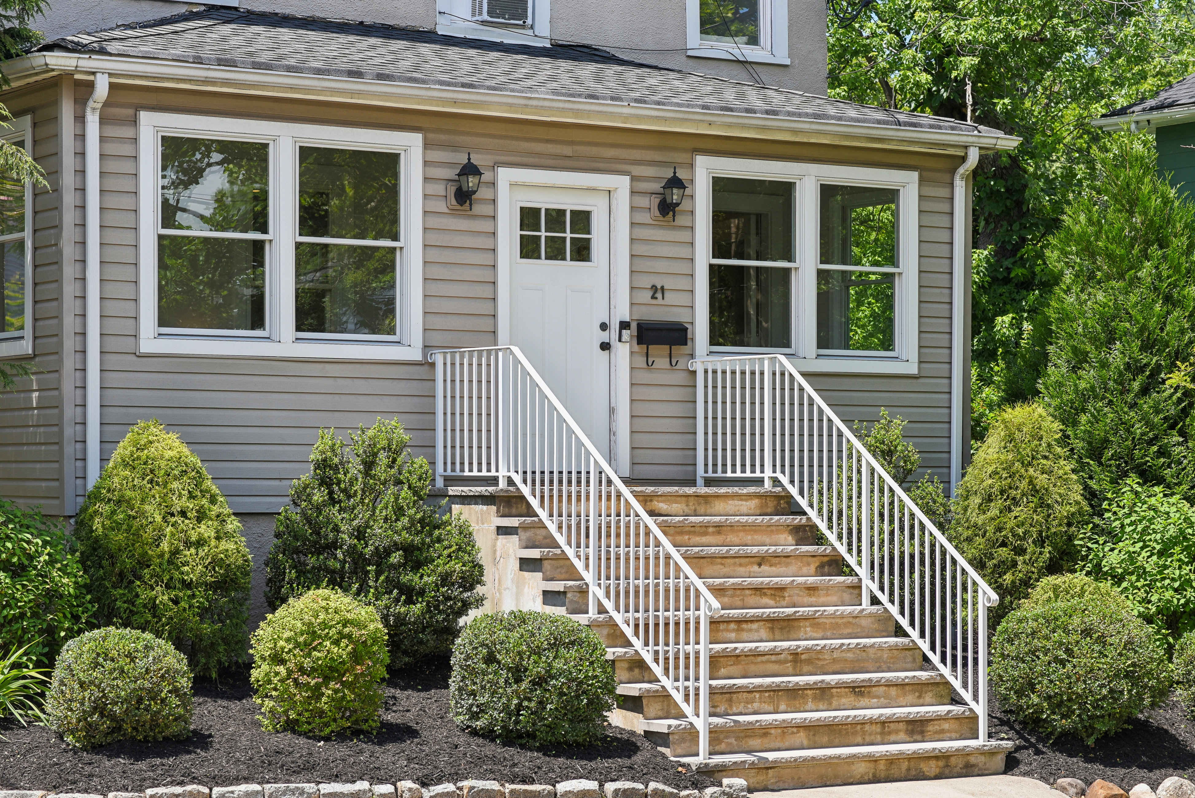 21 Morris Avenue 