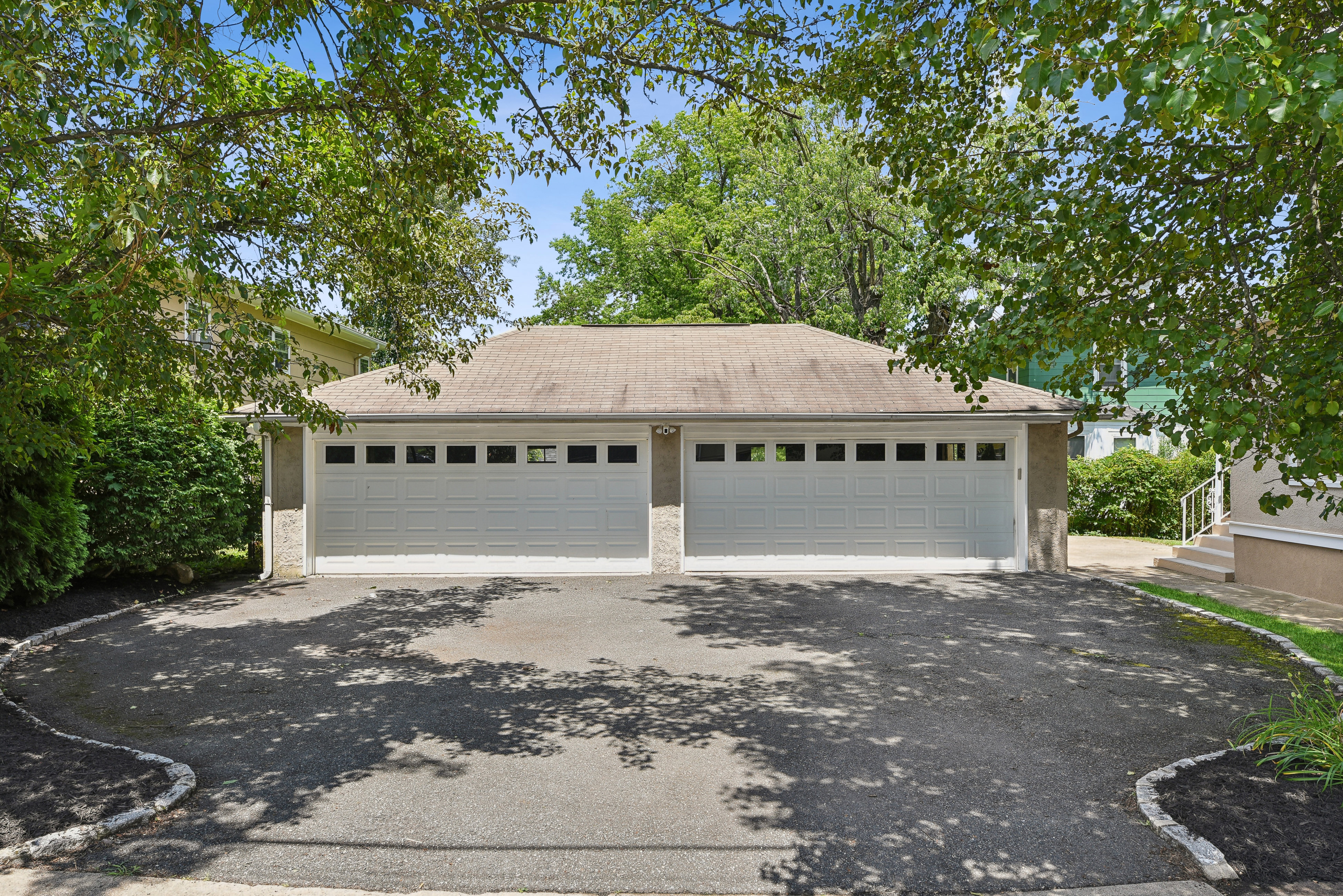 21 Morris Avenue 