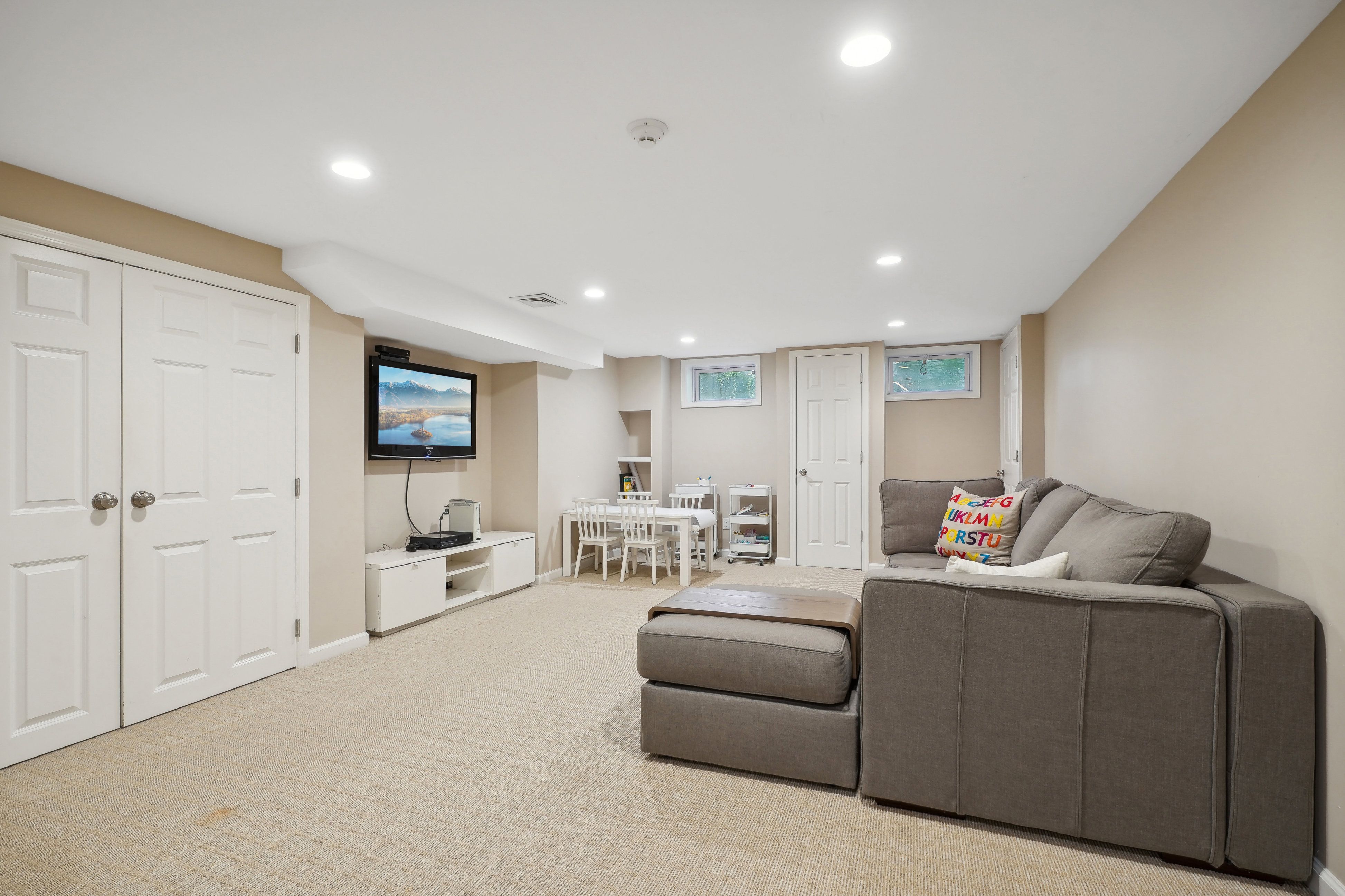 4 Troy Drive 