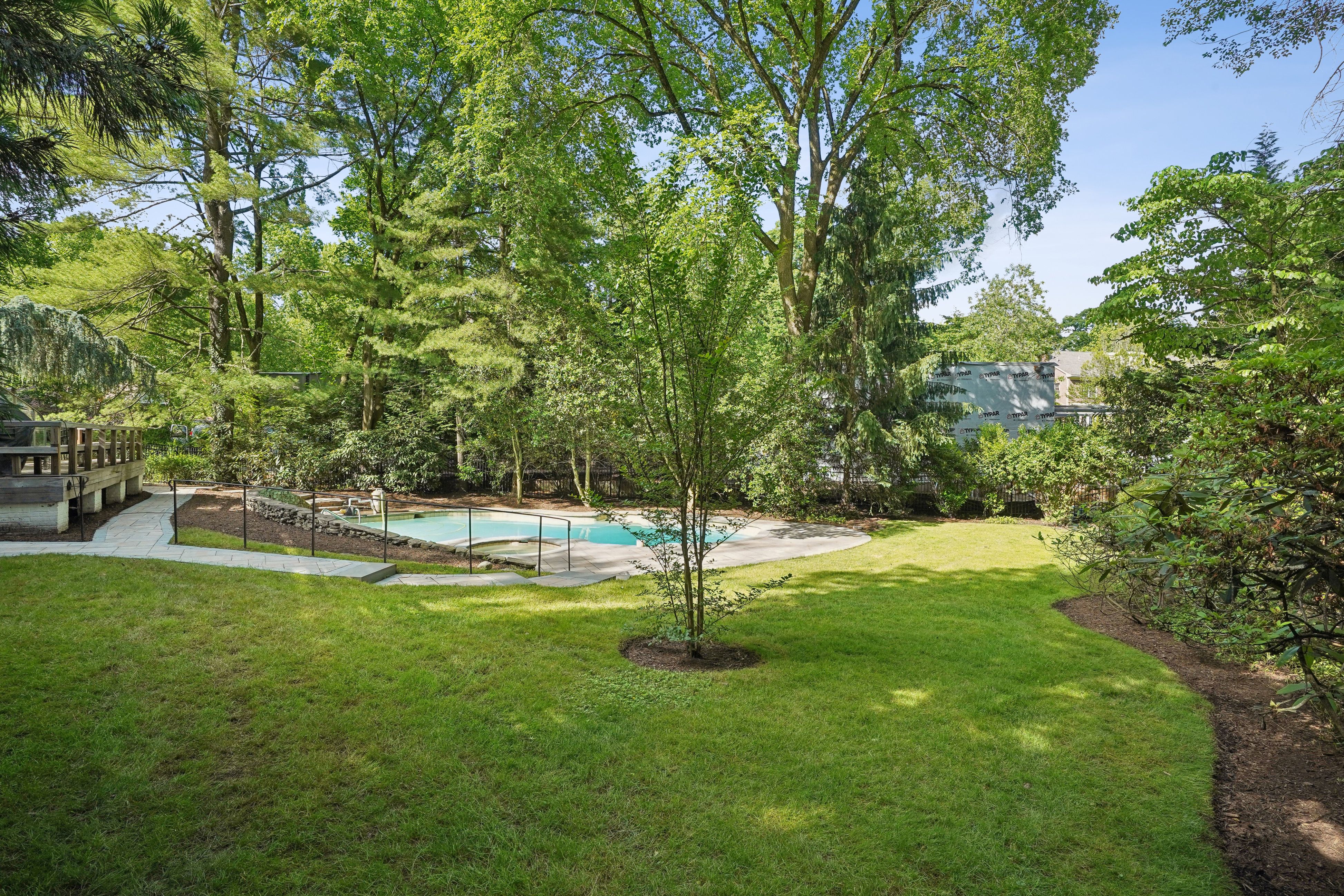 16 Sherwood Road 