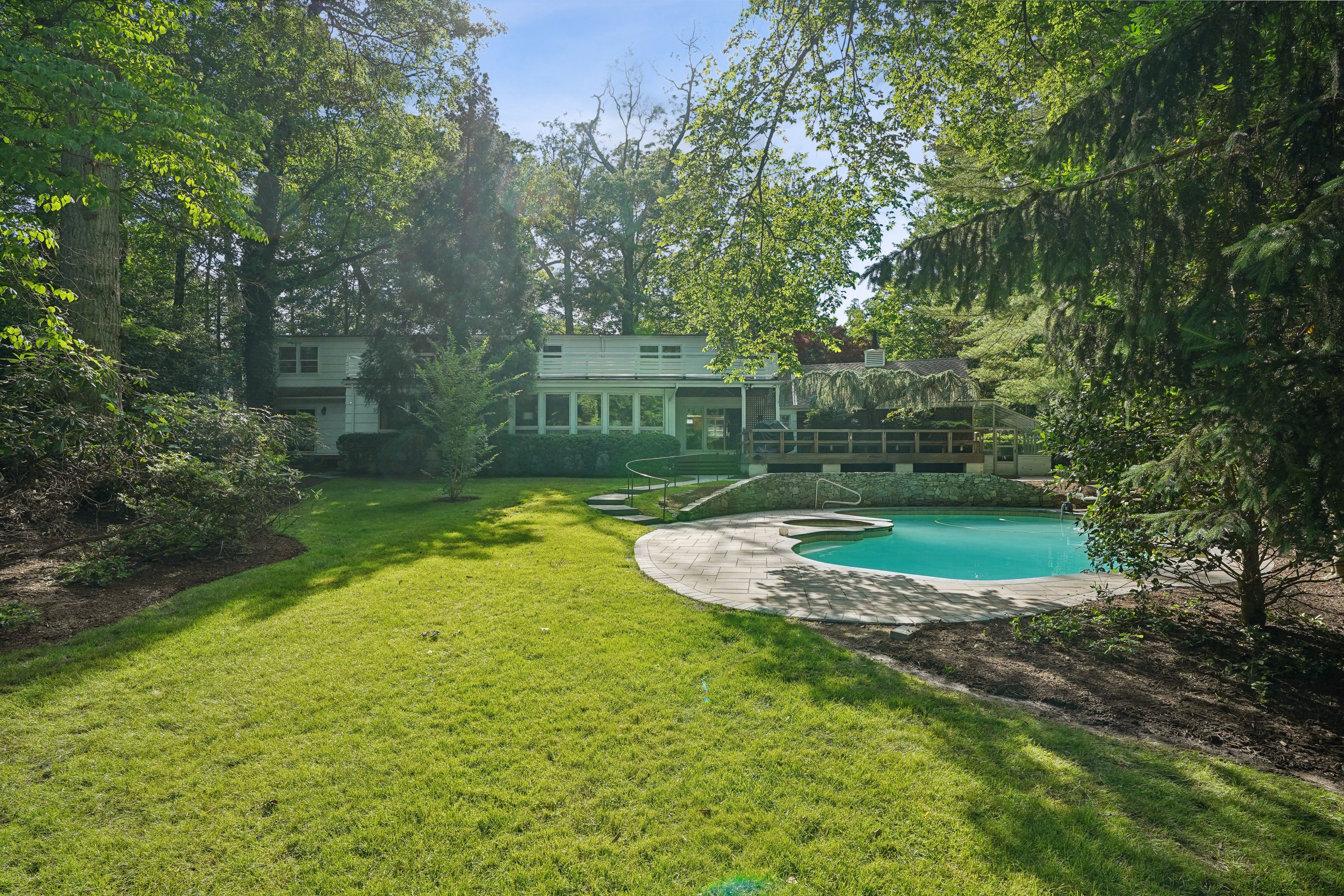 16 Sherwood Road 