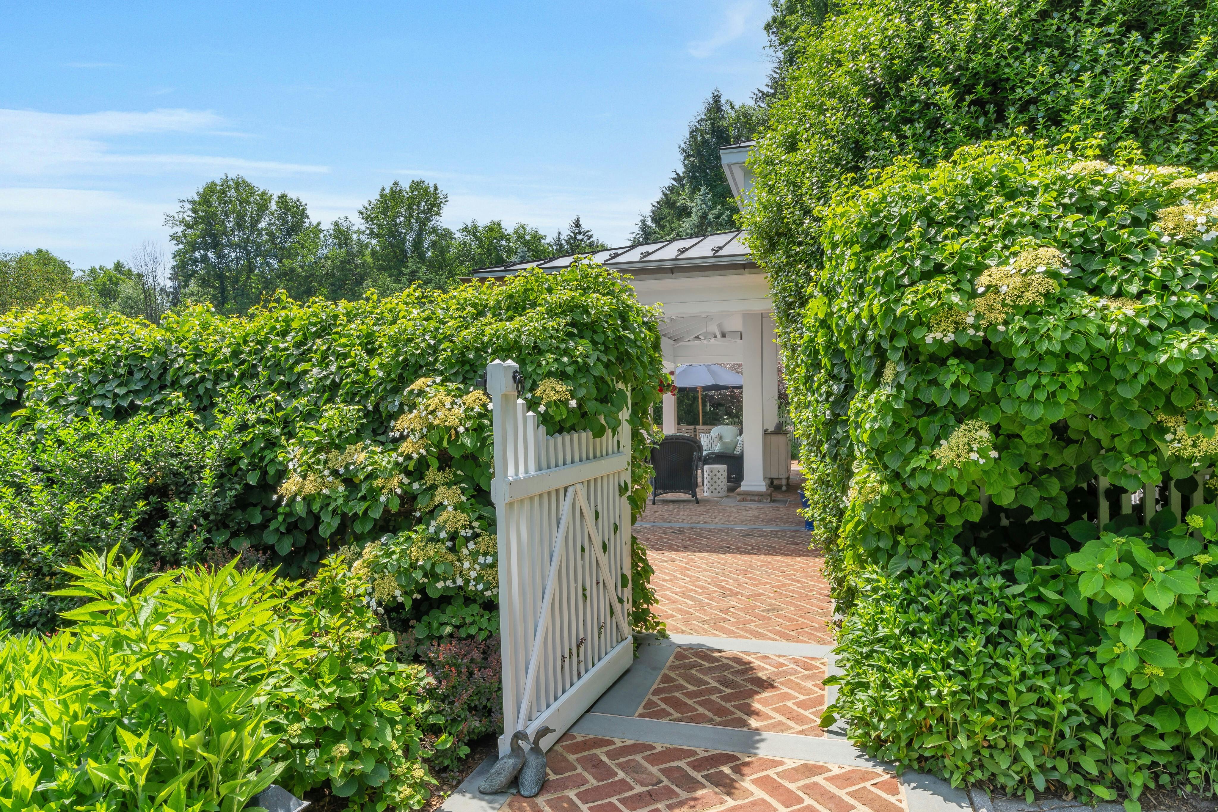 8 Michael Road 
