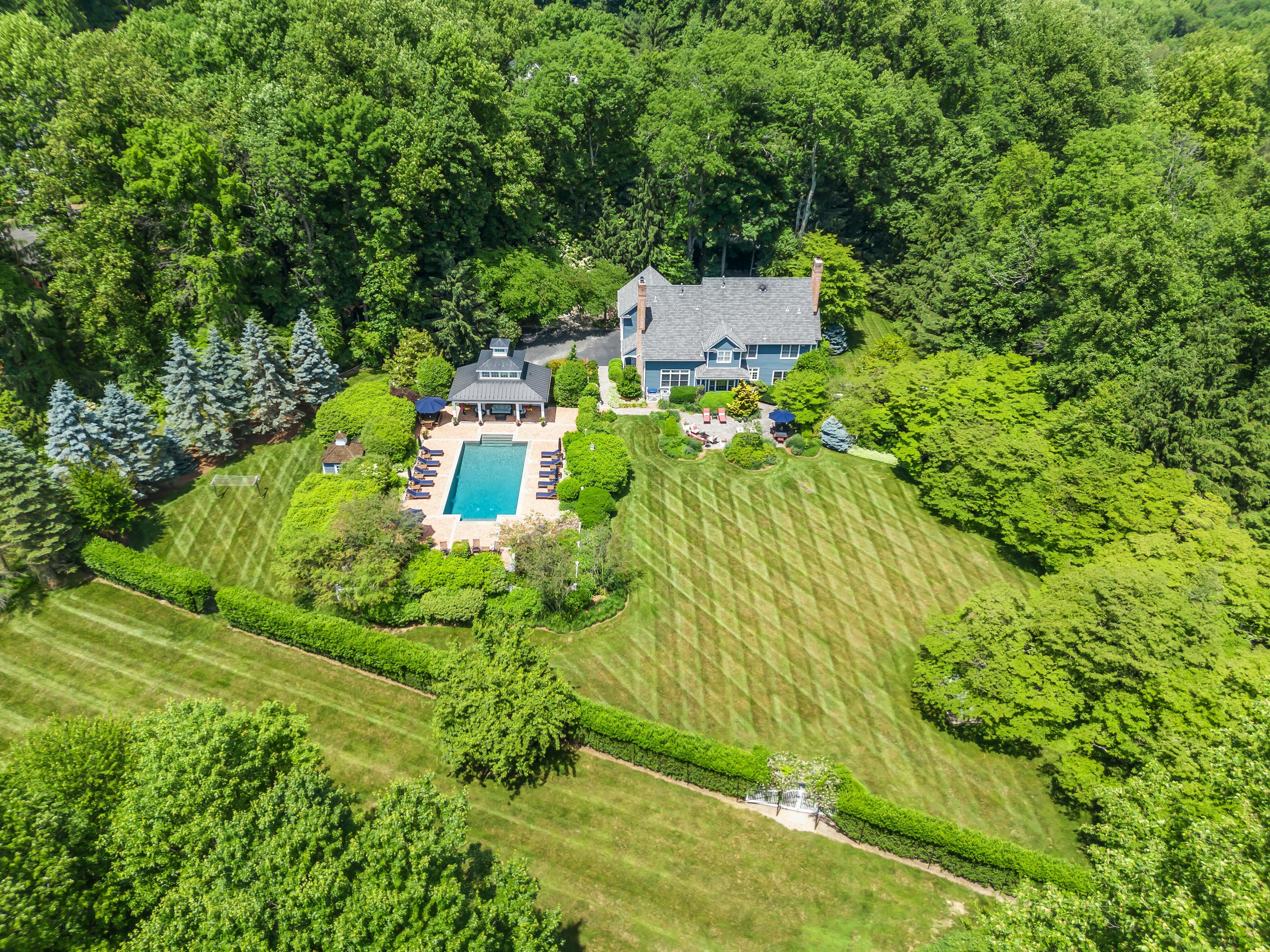 8 Michael Road 