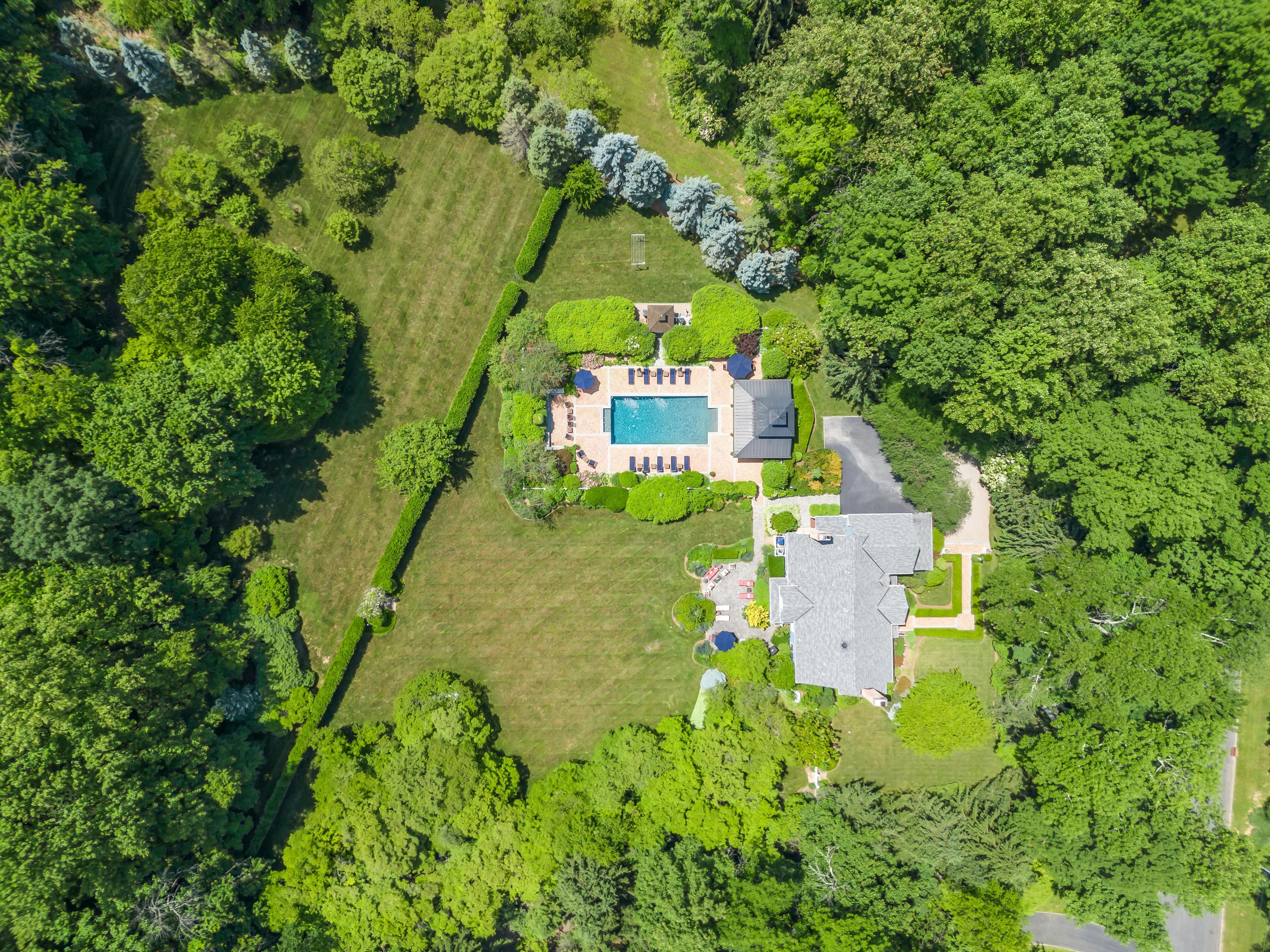 8 Michael Road 