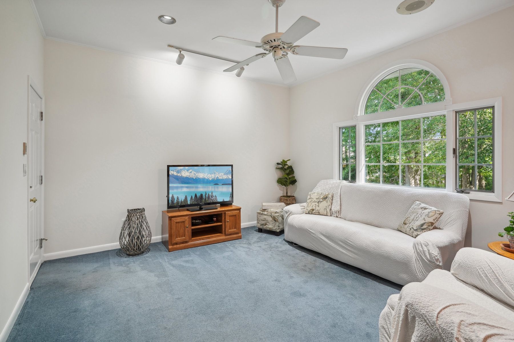 4 Crestmont Drive 